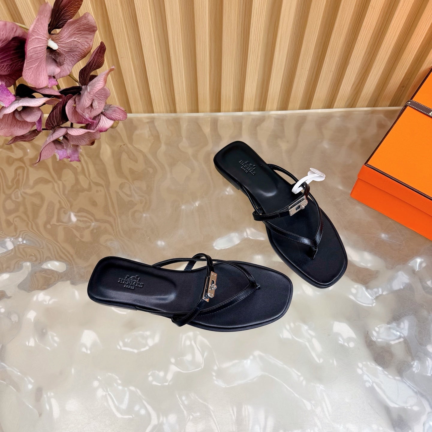 HM Miss Flip-Flops Black Calfskin 589205
