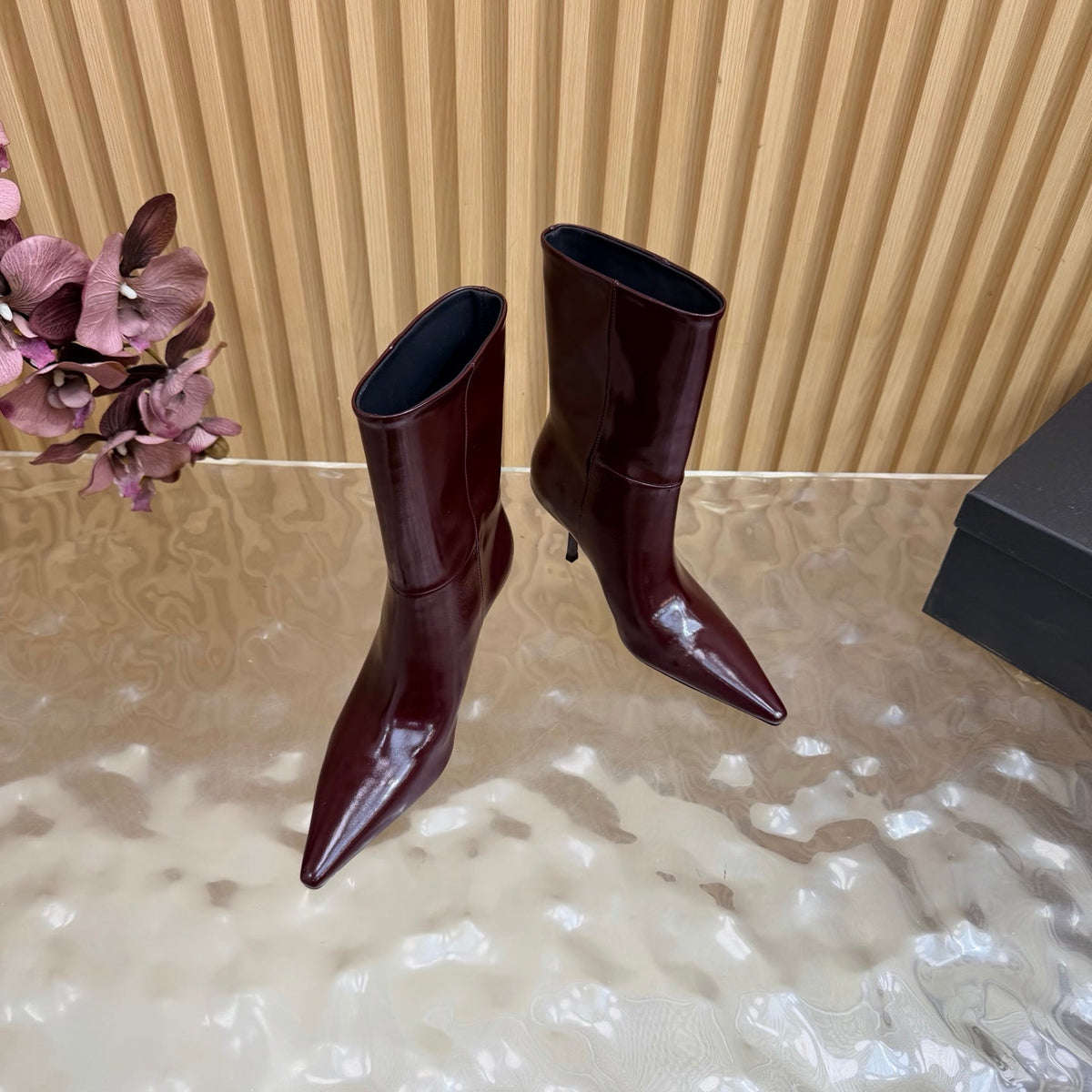 YSL 26s Pointed Toe Ankle Boots 8cm Burgundy Patent Leather 122766
