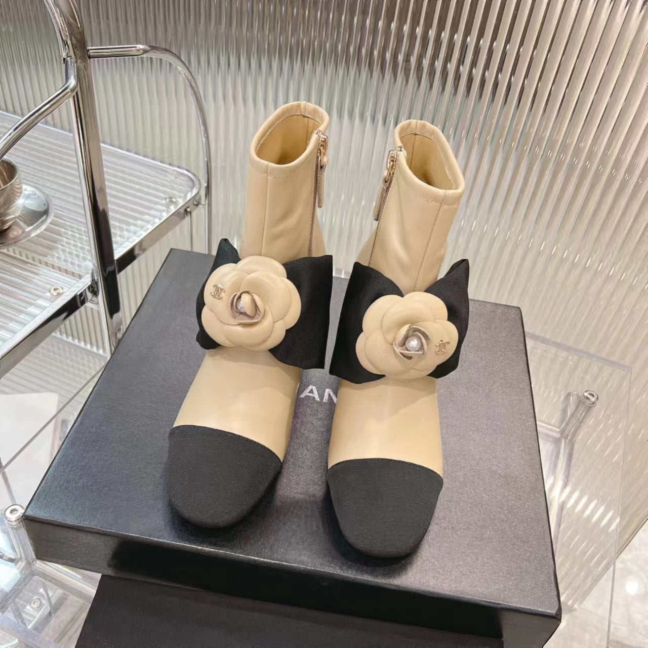 CC Short Boots 60mm Beige Camellia Cowhide