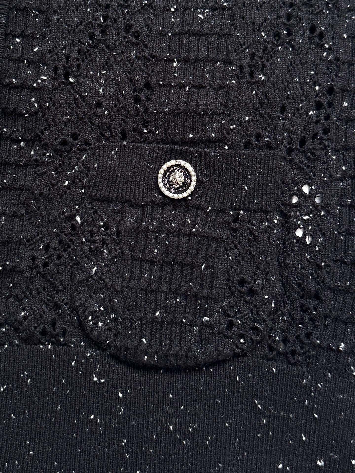 CC 25 Cardigan Black Wool