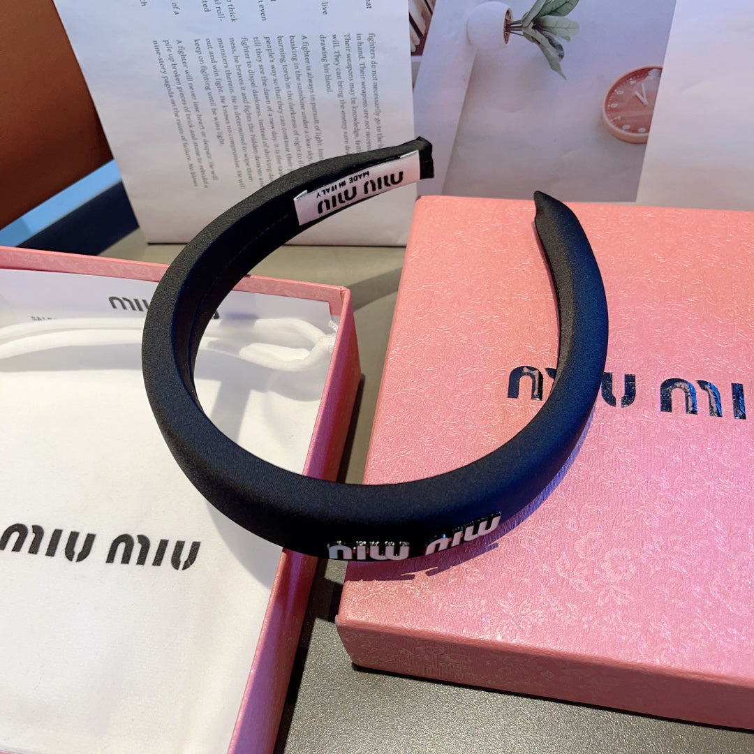 THICK HEAD BAND IN BLACK SILK WHITE LOGO 415944