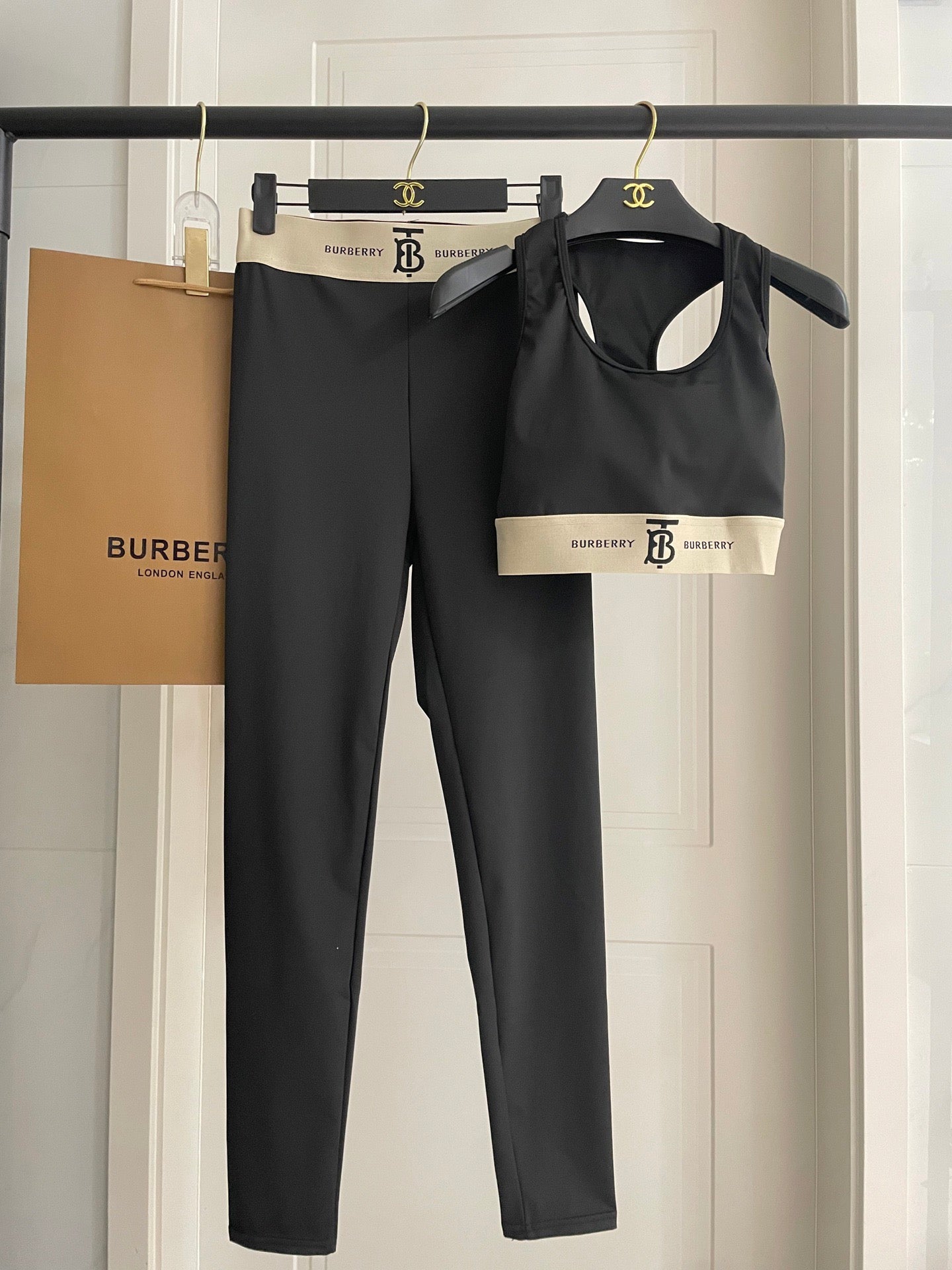 Burberry Yoga Set White Black 198908