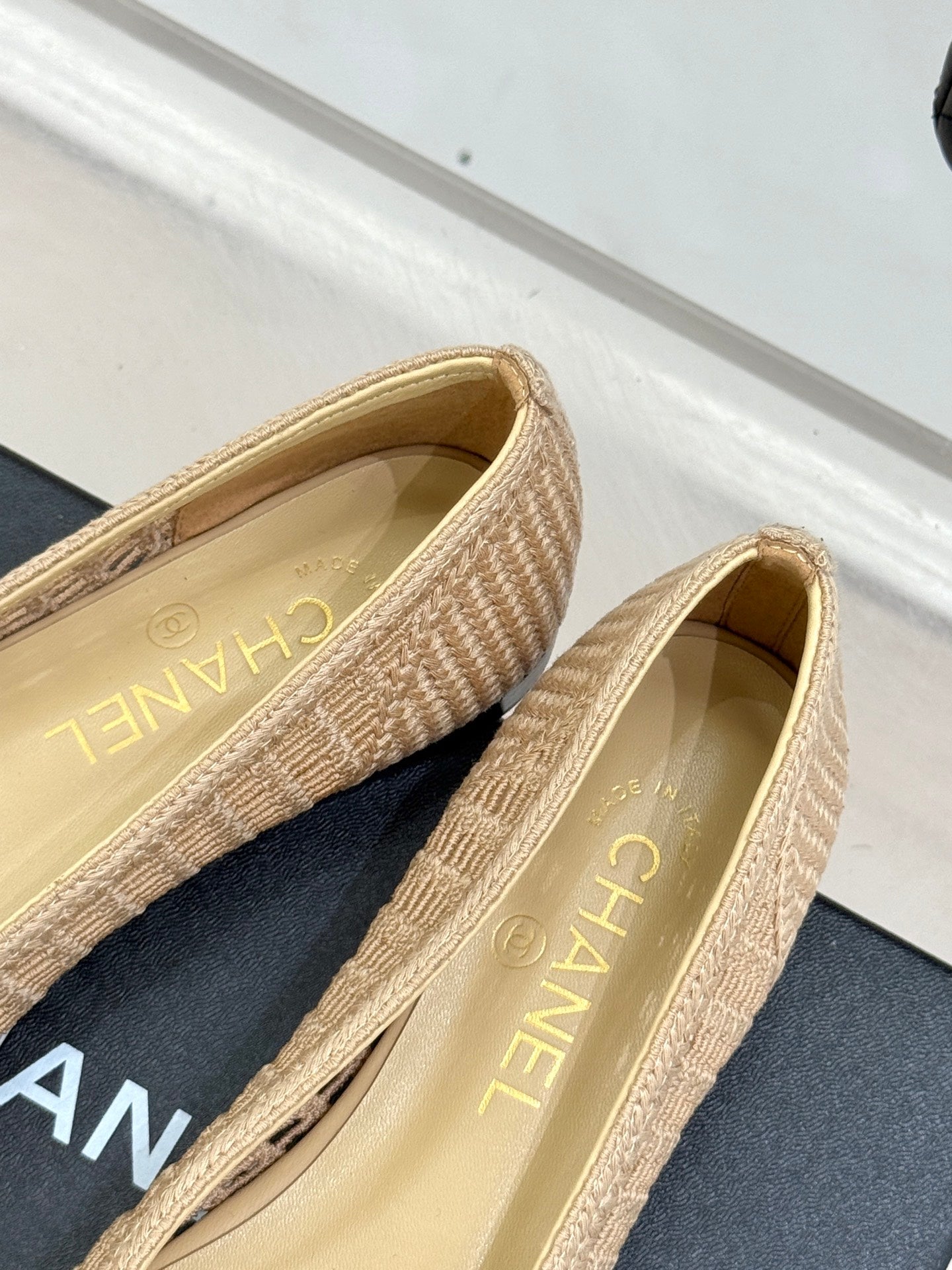 CC 25P Hollow Double C Ballet Flats 15mm Beige Raffia 265642