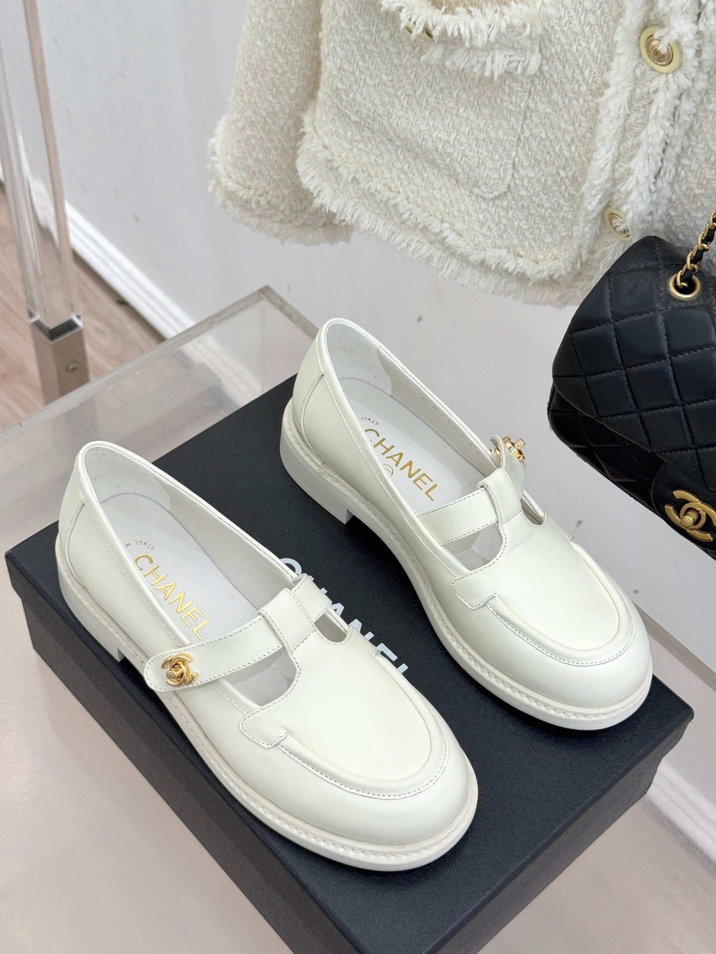 CCMary Jane Loafers CC Logo Buckle White Cowhide 512058