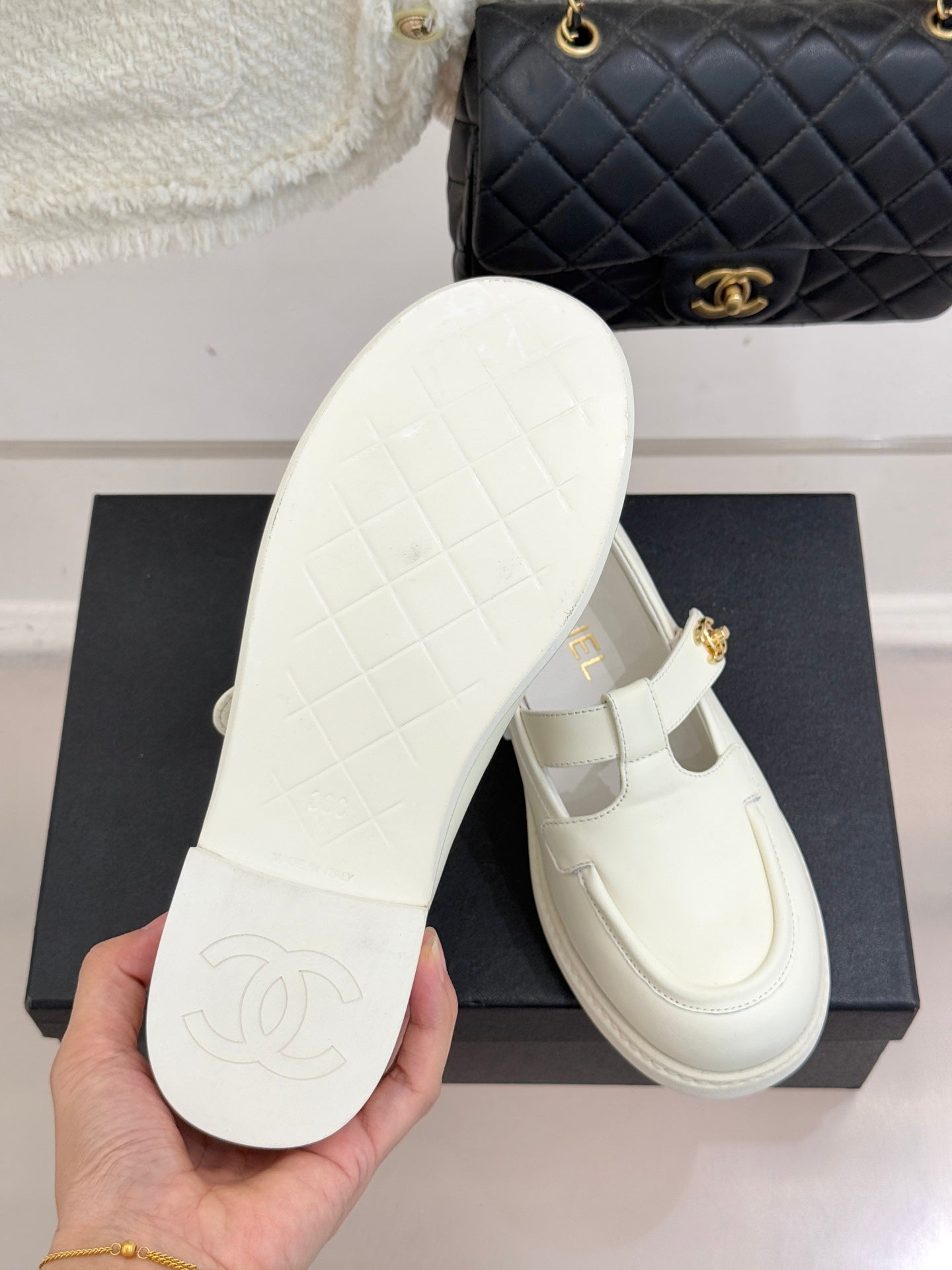 CCMary Jane Loafers CC Logo Buckle White Cowhide 512058