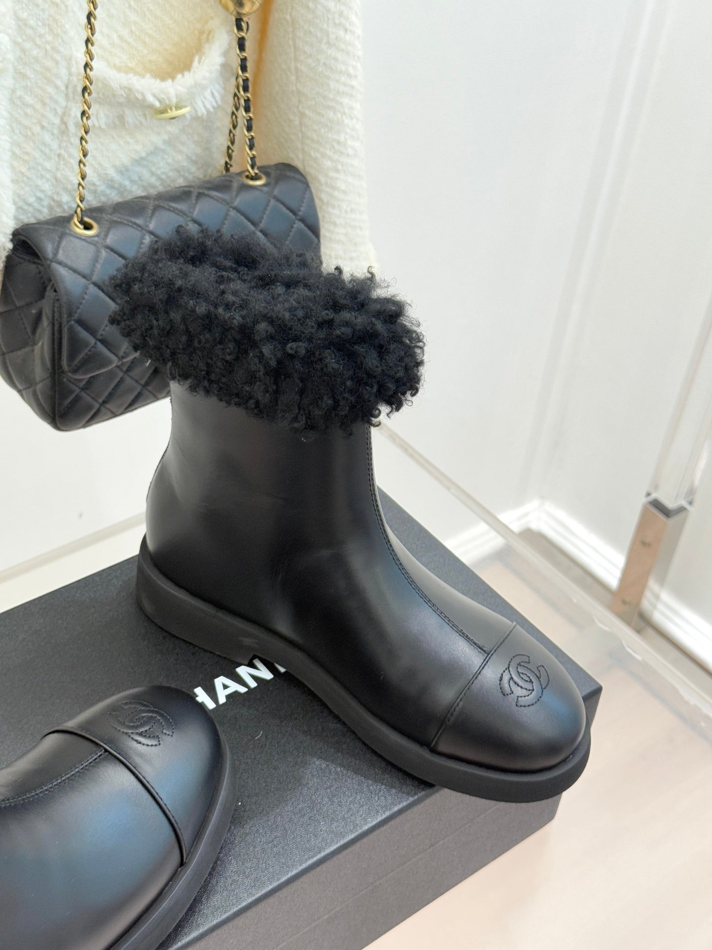 CC 25K Double C Colorblock Furry Snow Boots Black Leather 512071