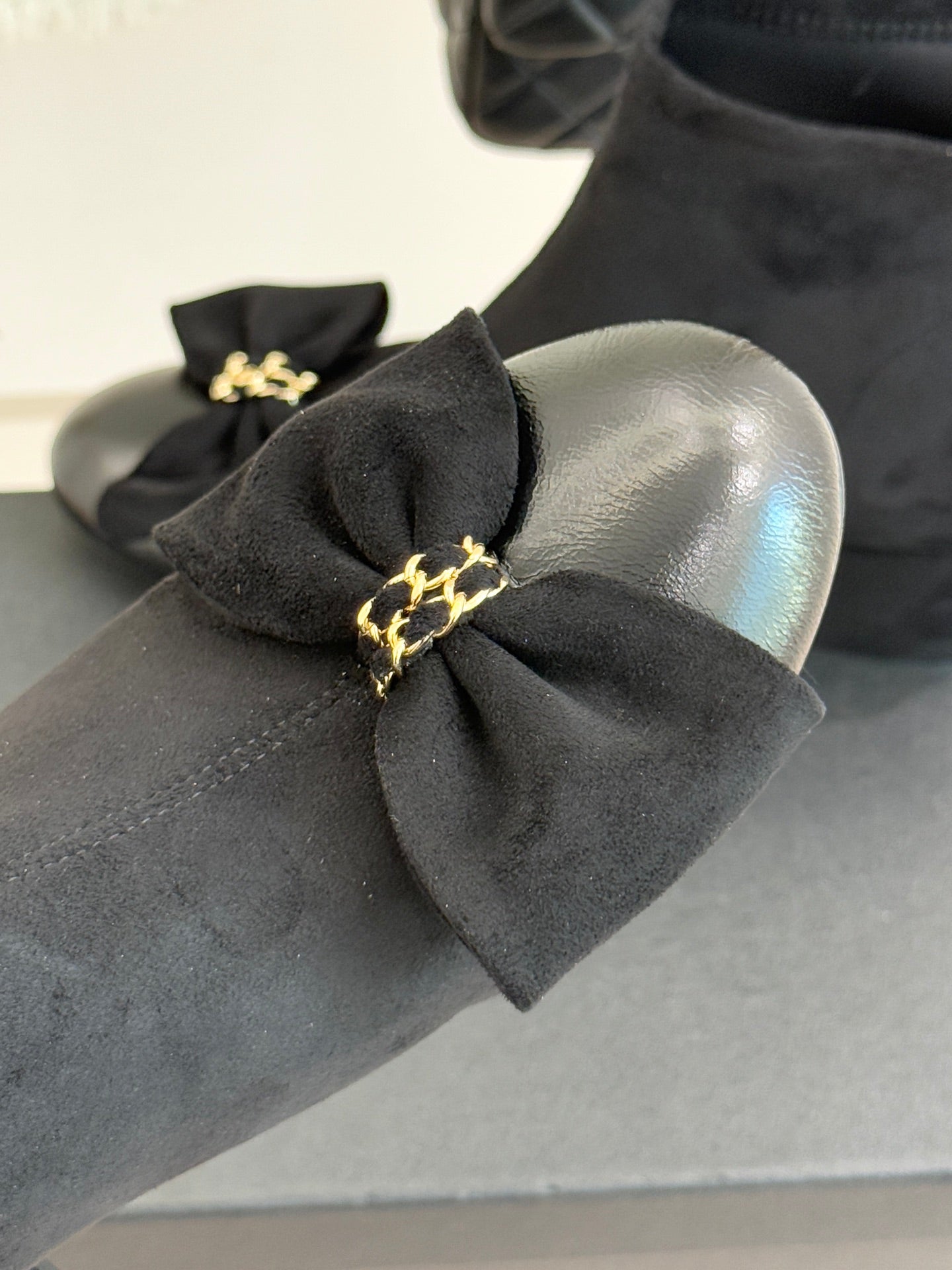 CC 25K Bow Chain Chunky Stretch Boots Black Suede 512072