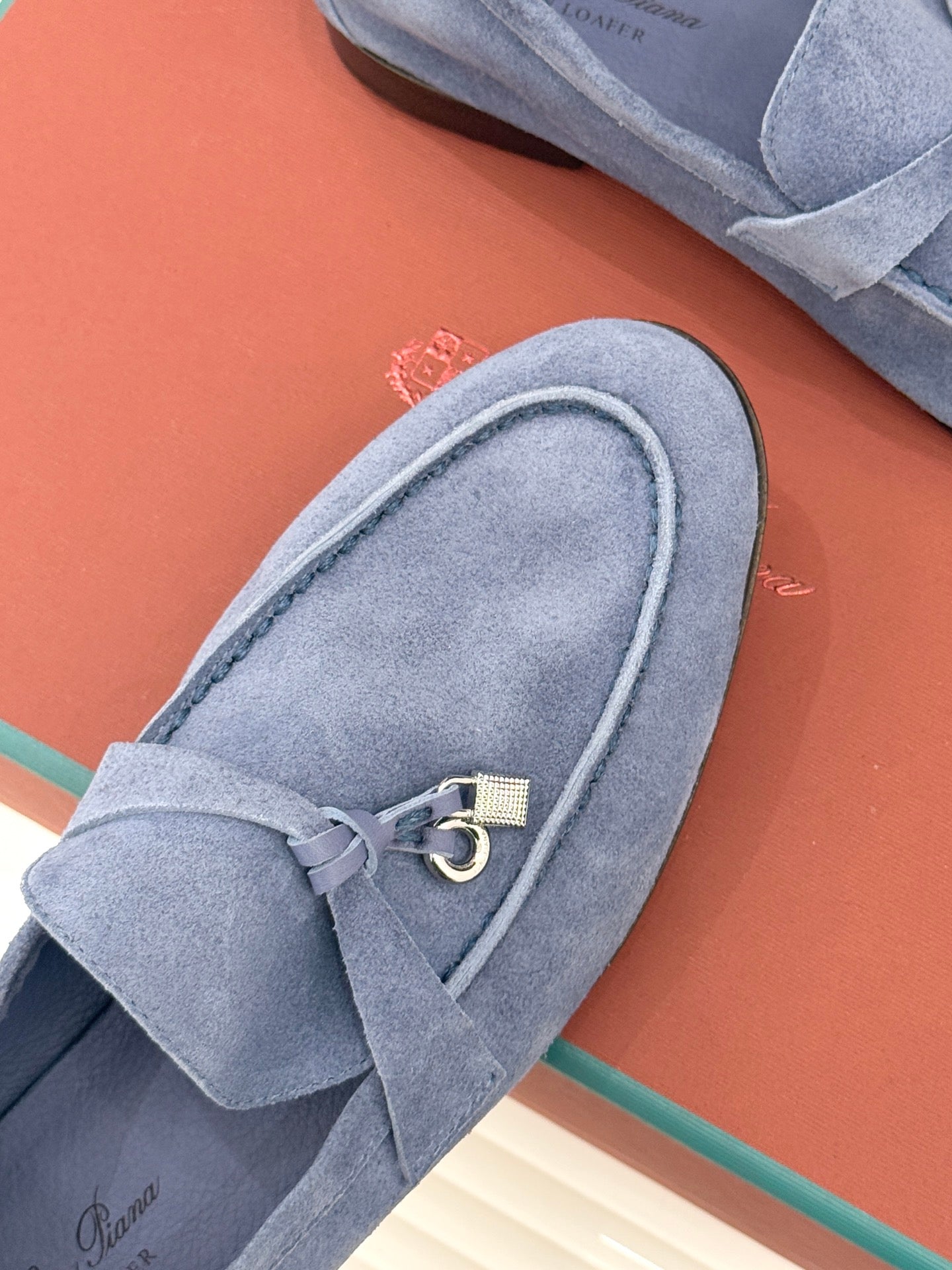 LP 26ss Summer Charms Walk Loafer Blue Gold Suede 632565