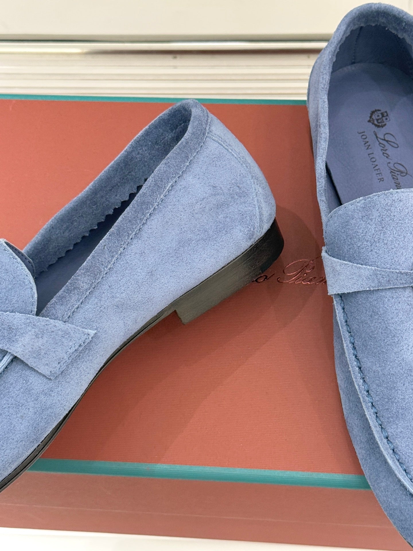 LP 26ss Summer Charms Walk Loafer Blue Gold Suede 632565