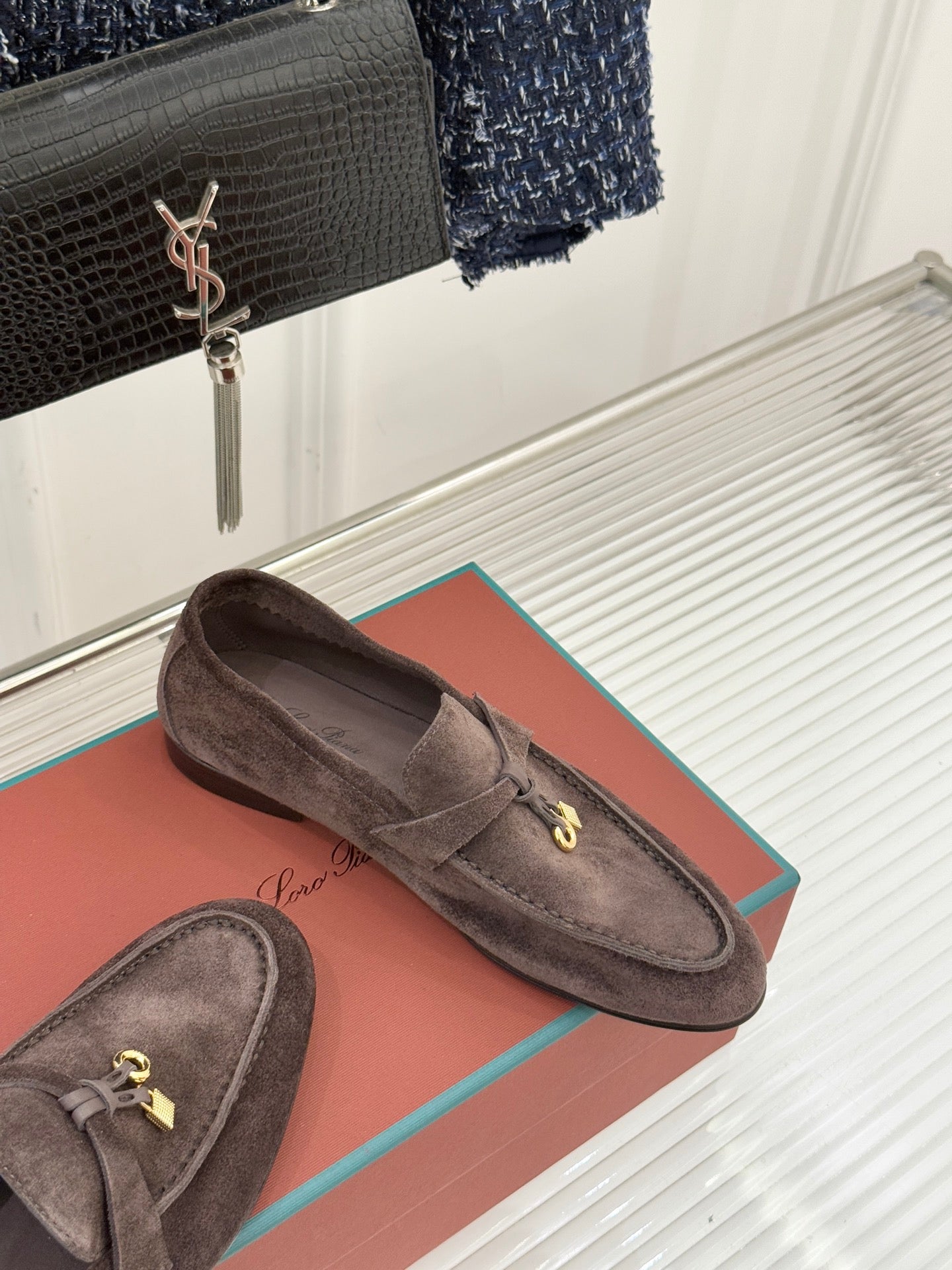 LP 26ss Summer Charms Walk Loafer Dark Brown Gold Suede 632567