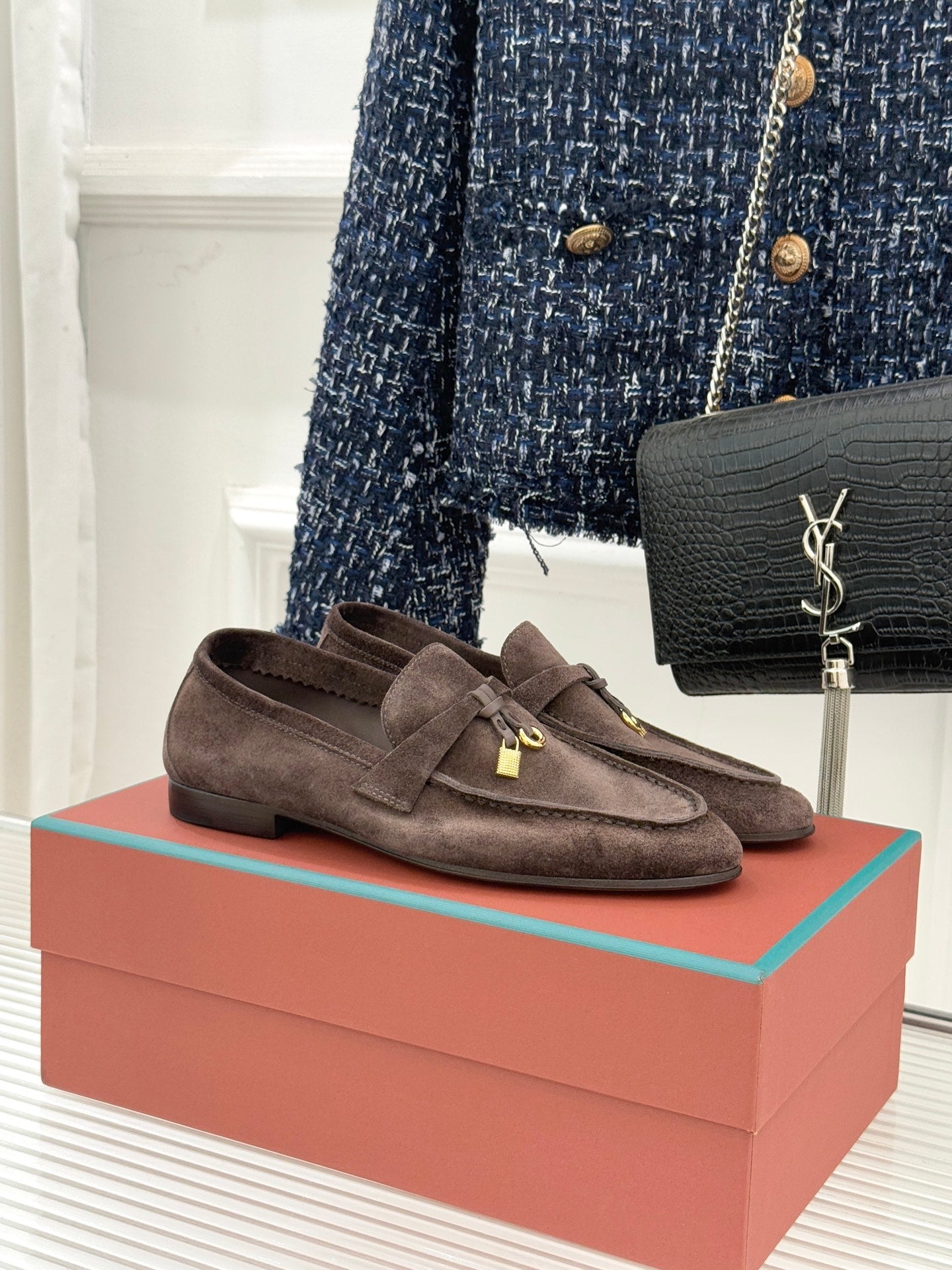 LP 26ss Summer Charms Walk Loafer Dark Brown Gold Suede 632567