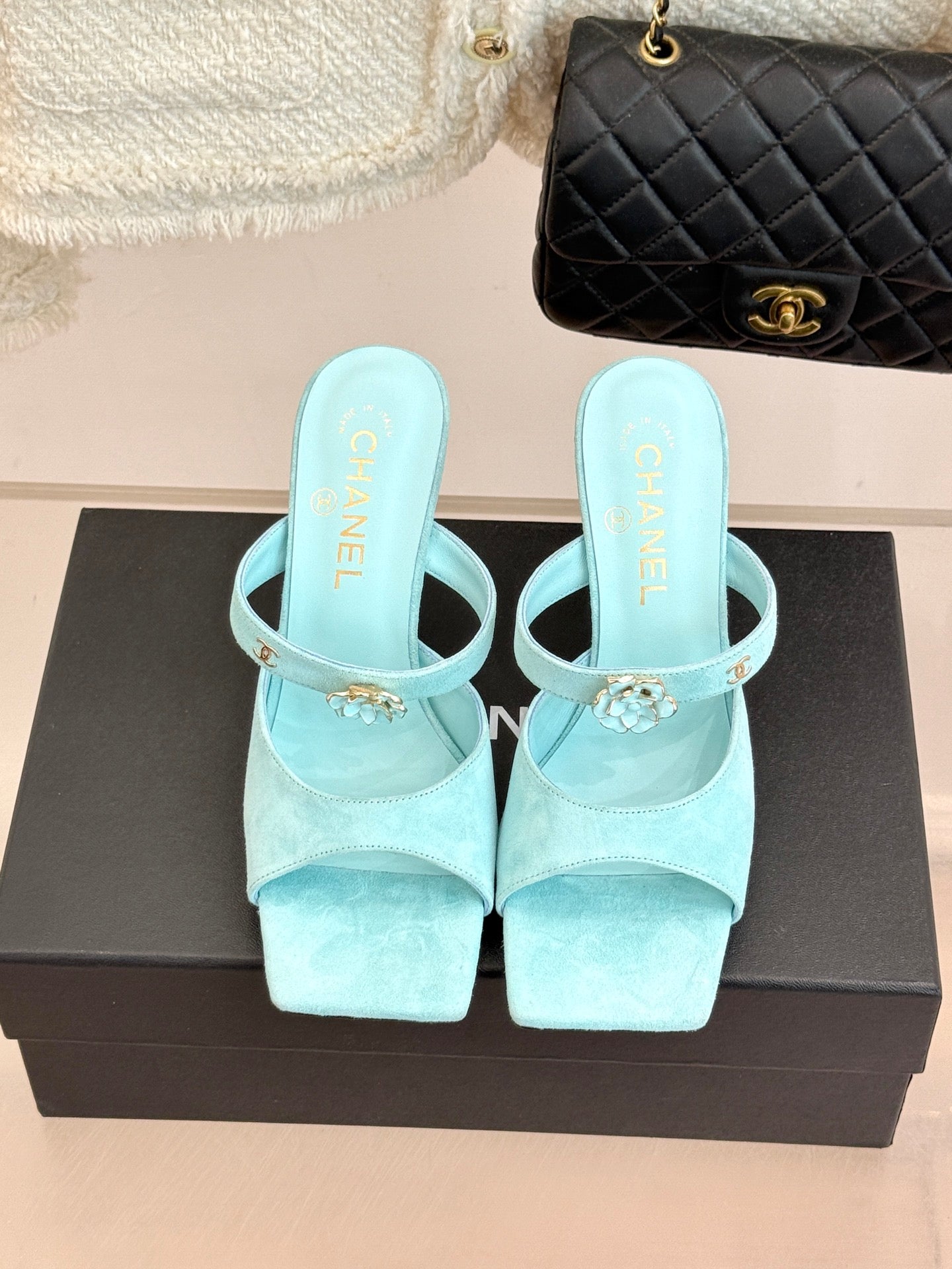 CC 26s Camellia High-Heeled Sandals Light Blue Suede 920377