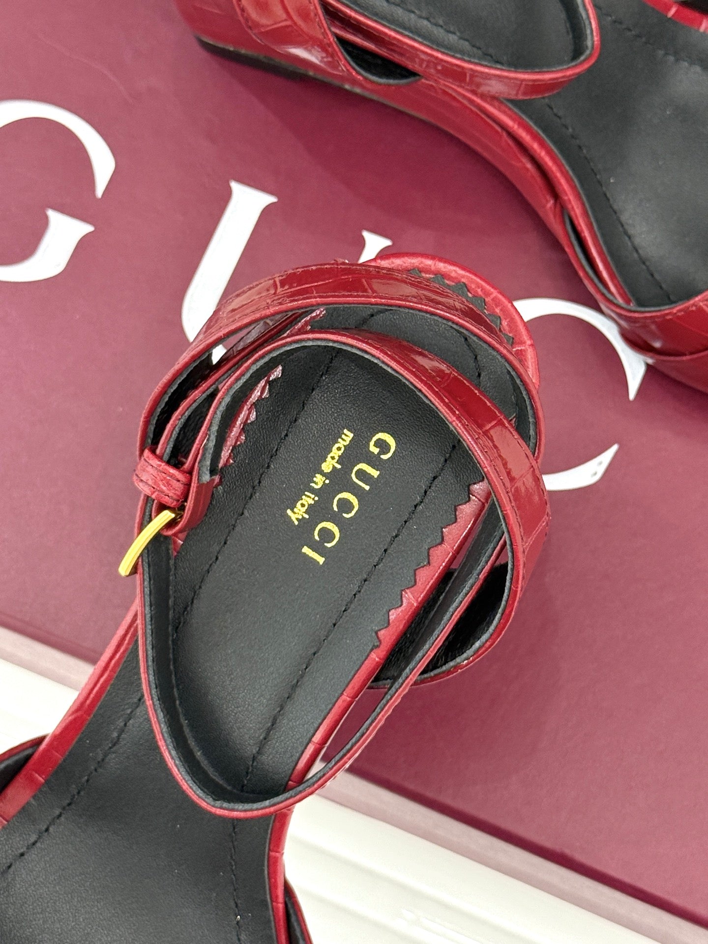 GG 26s Donna Wedge Sandal 8cm Red Embossed Sheepskin 991718