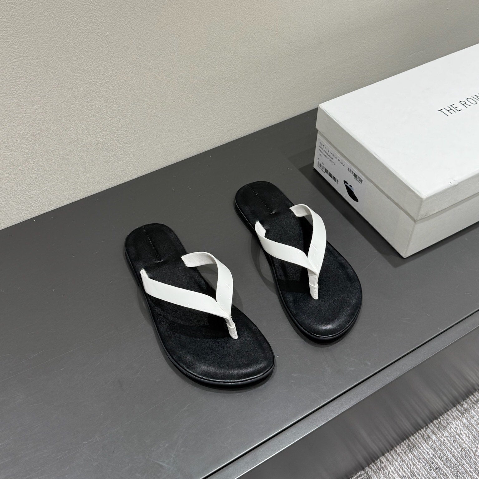 The Row Thong Sandal Black And White Patent leather 337445