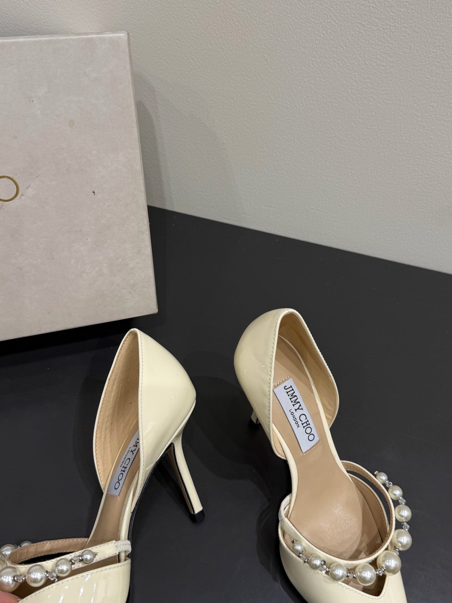 Jimmy Aureli Pearl-embellished Pumps 65mm White Patent Leather 420137