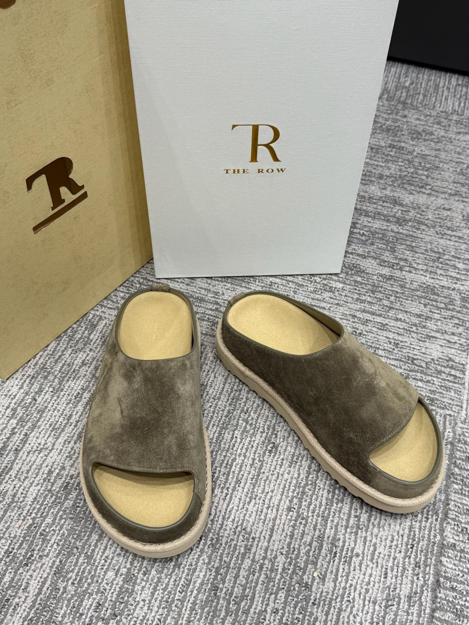 The Row Slide Sandals Olive Green Cow Suede 337473