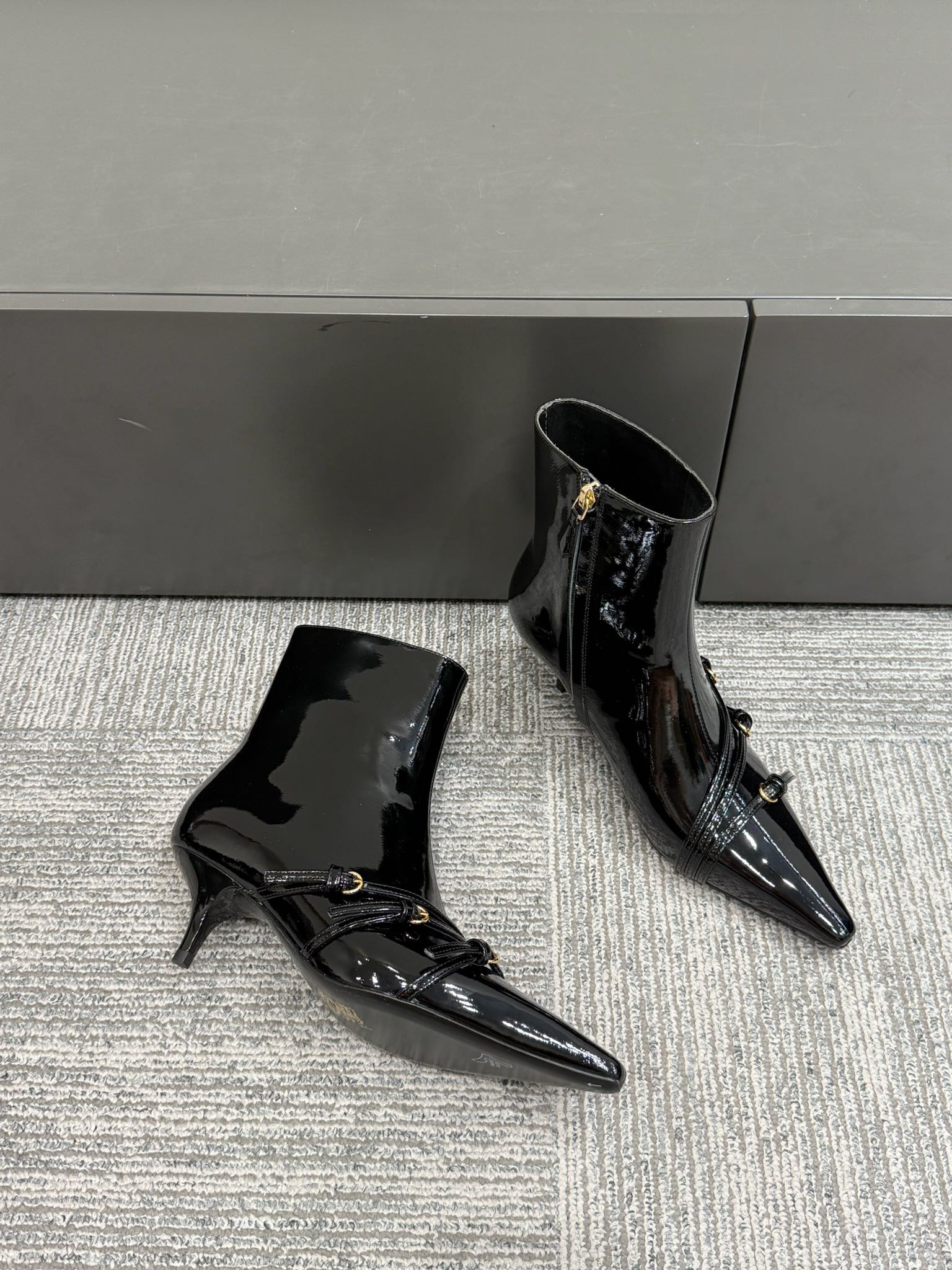 Miu short boots 40mm black patent leather 417985