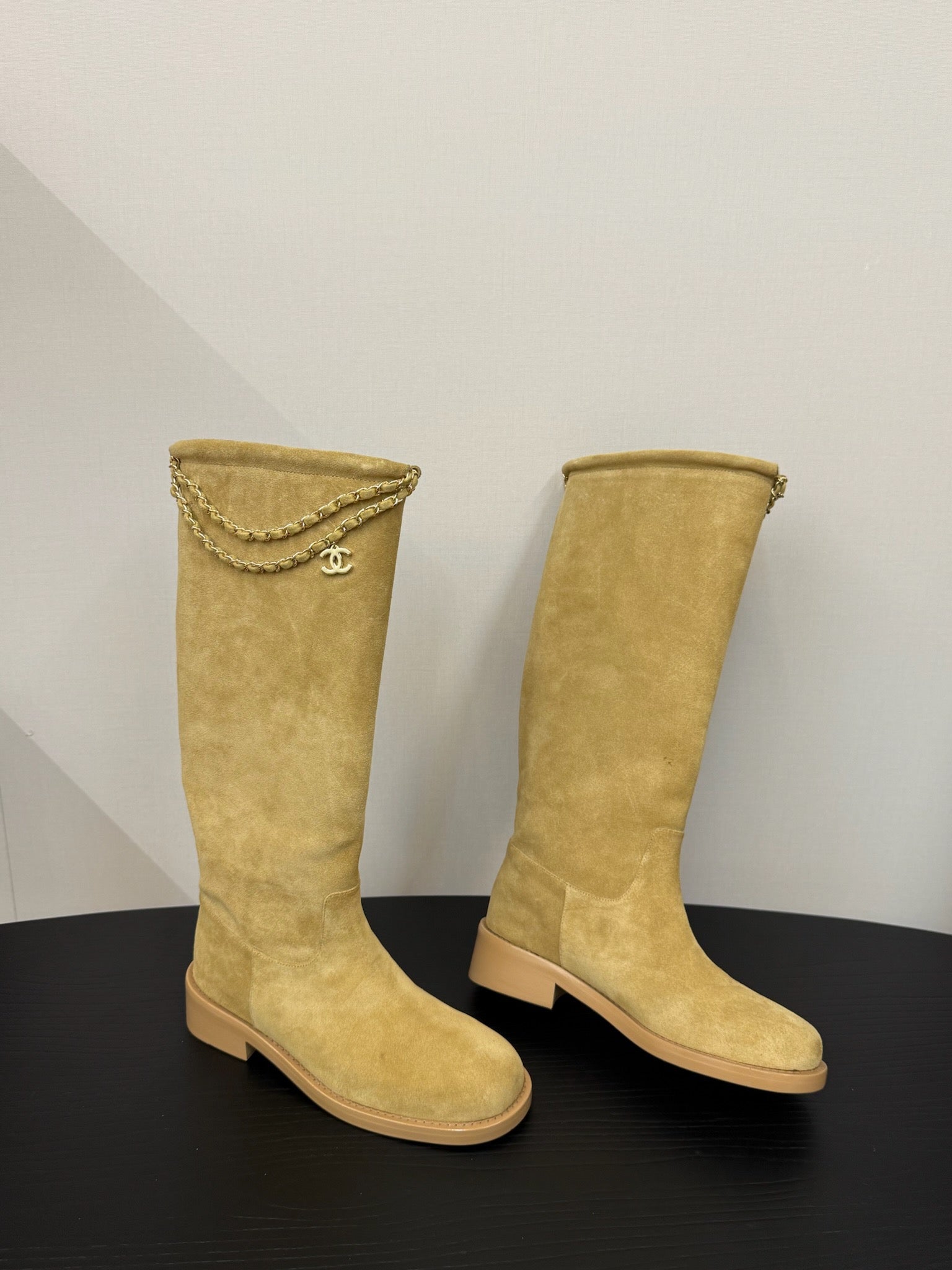 CC 25s Long Flat Chain Knight Boots Beige Cow Suede&Sheeepskin 417844
