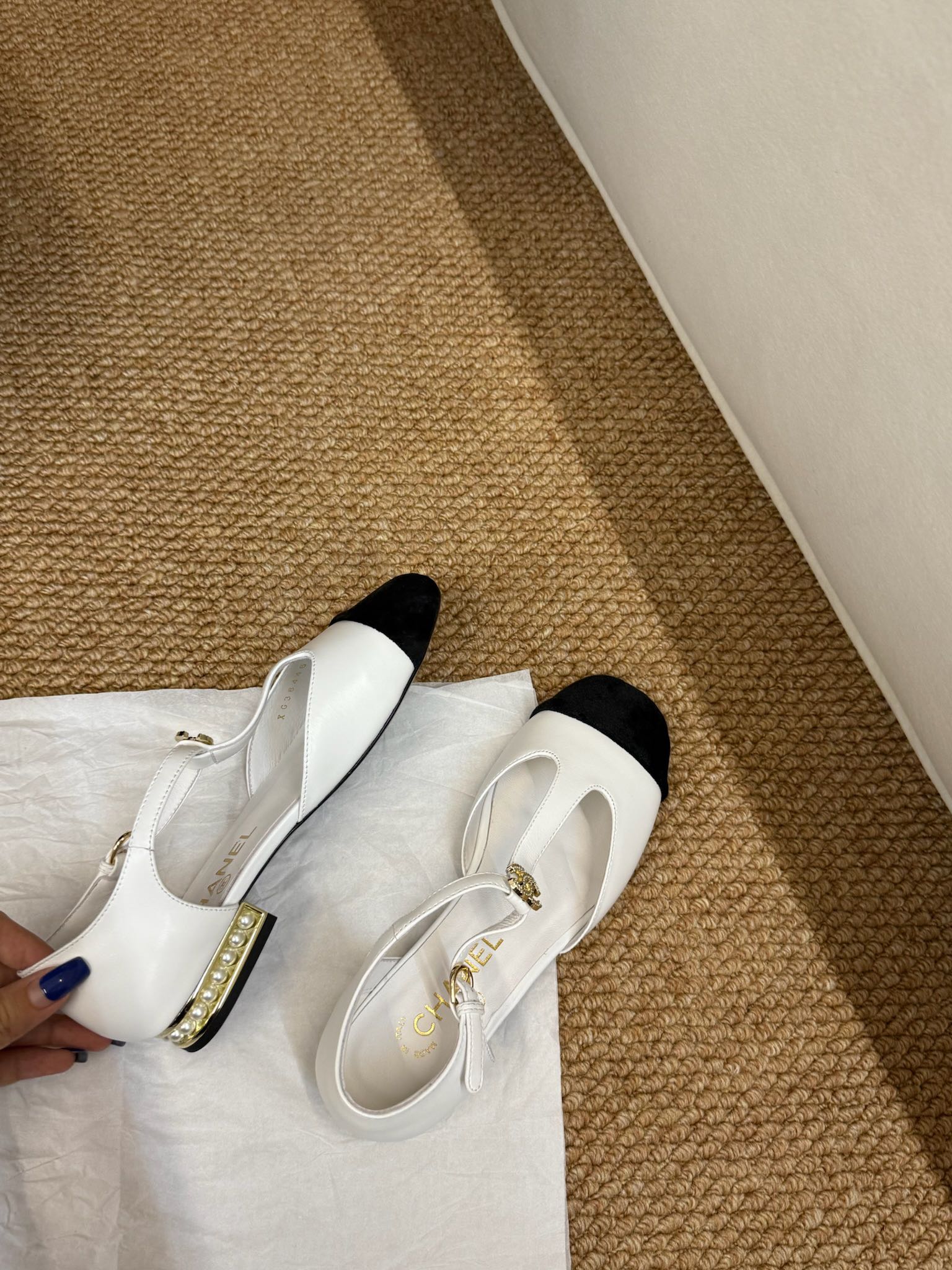 CC 26s Slingback Shoes In White Calfskin And Suede Gold Hardware