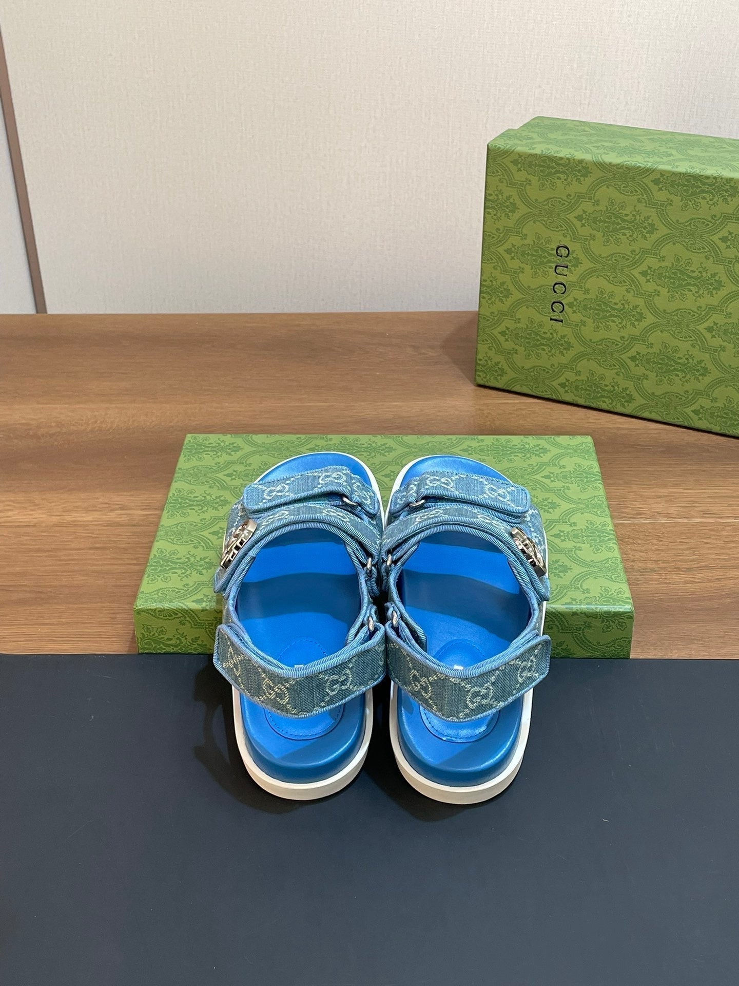 GG SANDAL WITH DOUBLE G SKY CARO LAMBSKIN