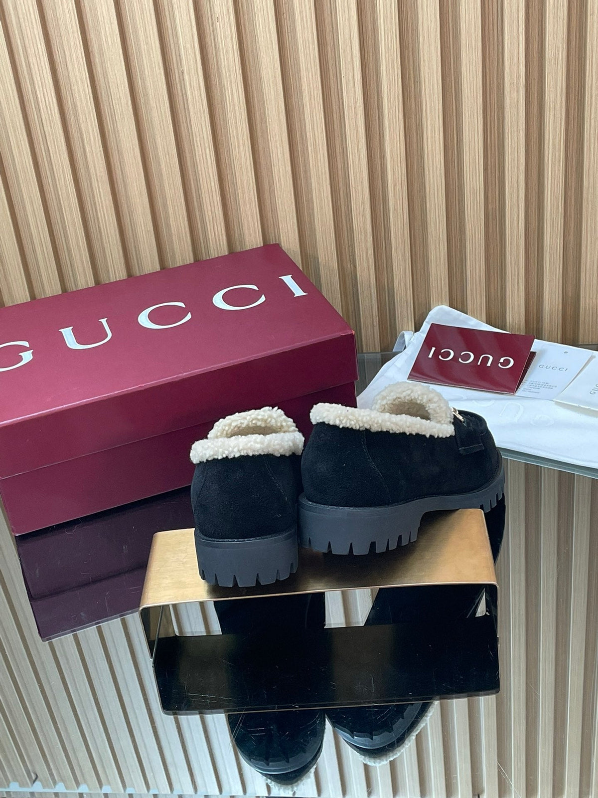 Gucci 26s Loafers Black Suede Shearling 156828