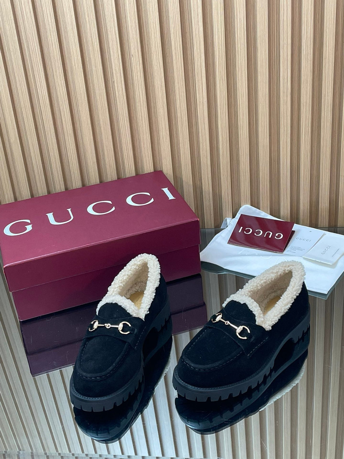 Gucci 26s Loafers Black Suede Shearling 156828