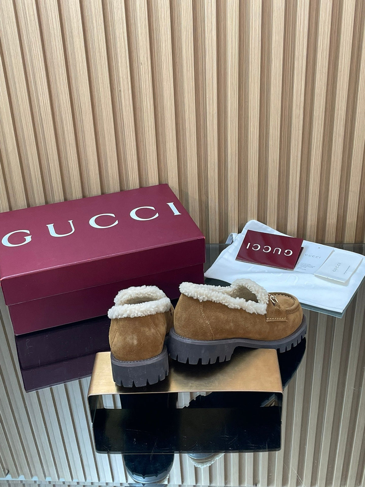 Gucci 26s Loafers Camel Suede Shearling 156830