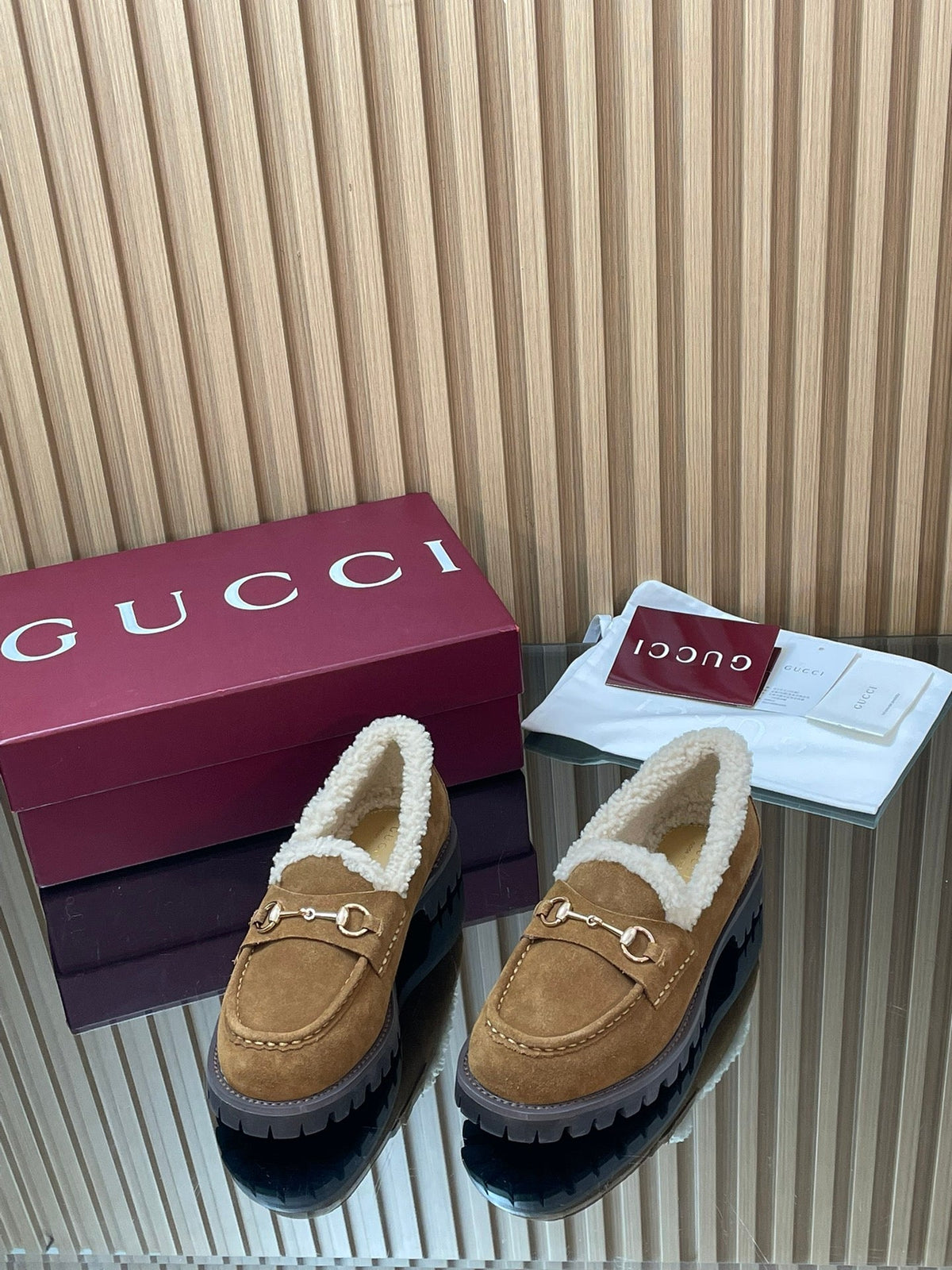 Gucci 26s Loafers Camel Suede Shearling 156830