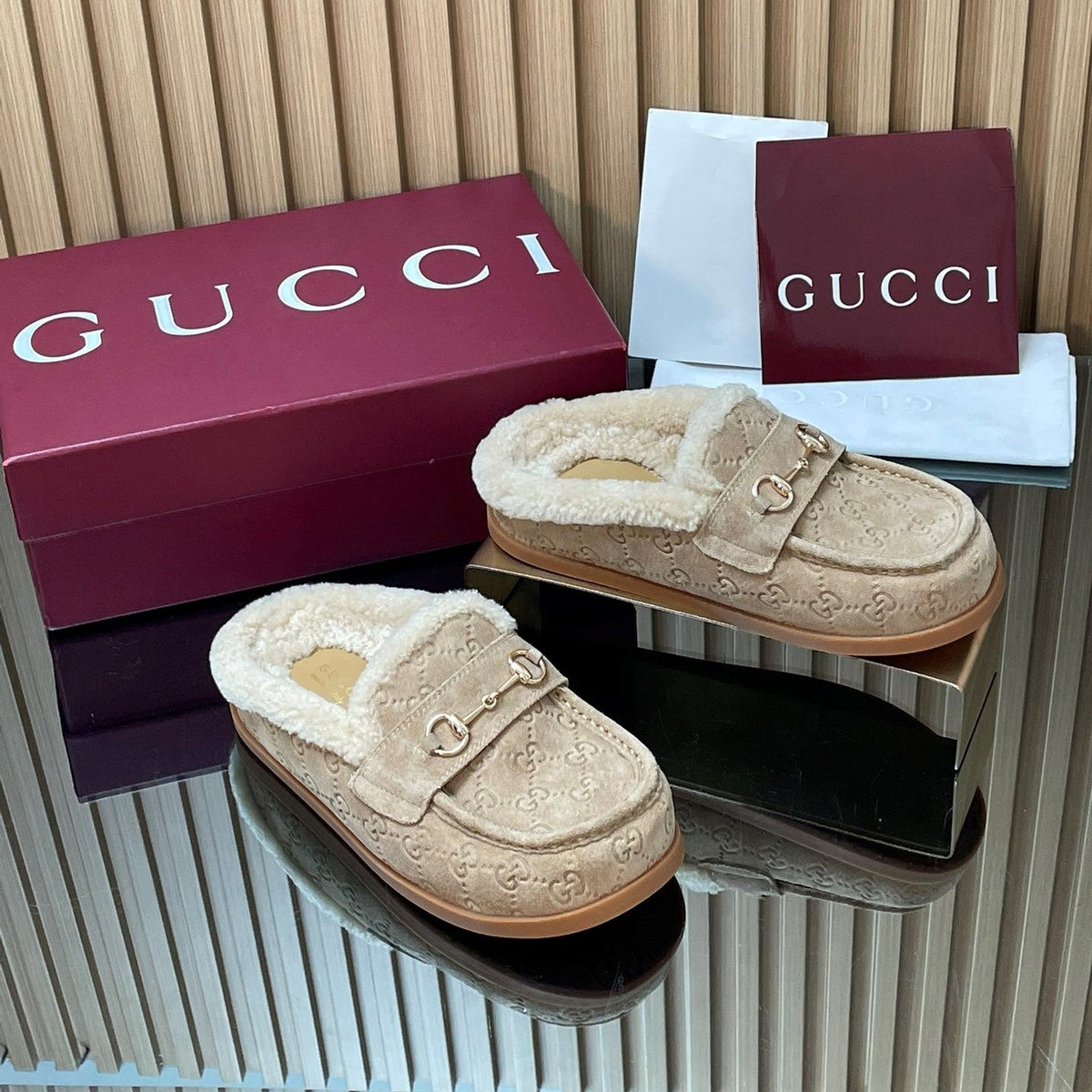 Gucci 26s Celia Mules Beige GG Suede Shearling 156835