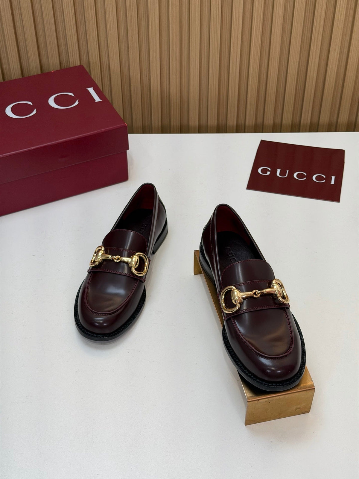 Gucci 26s Loafers Bordeaux Smooth Leather 156826