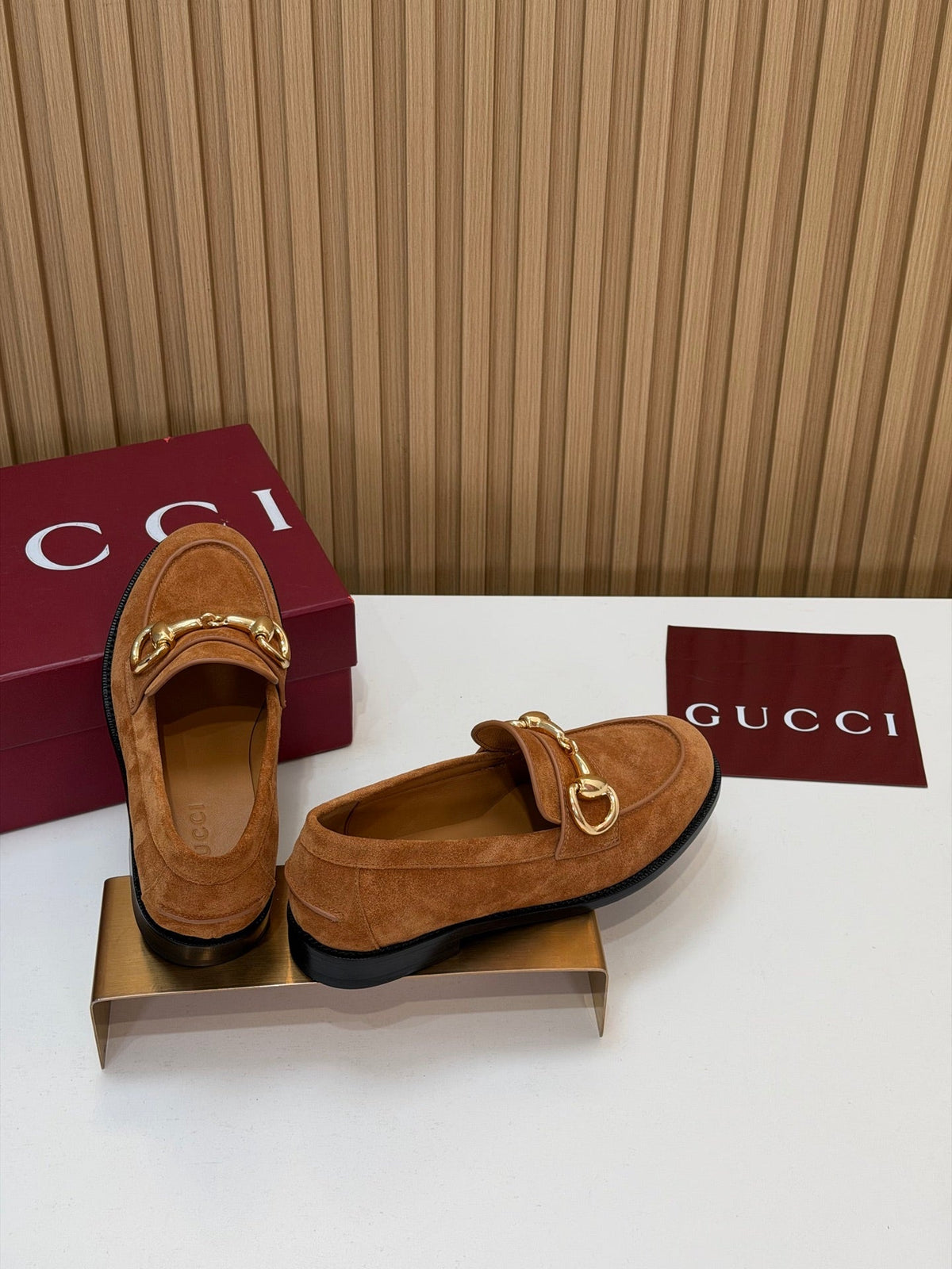 Gucci 26s Loafers Camel Suede Leather 156824
