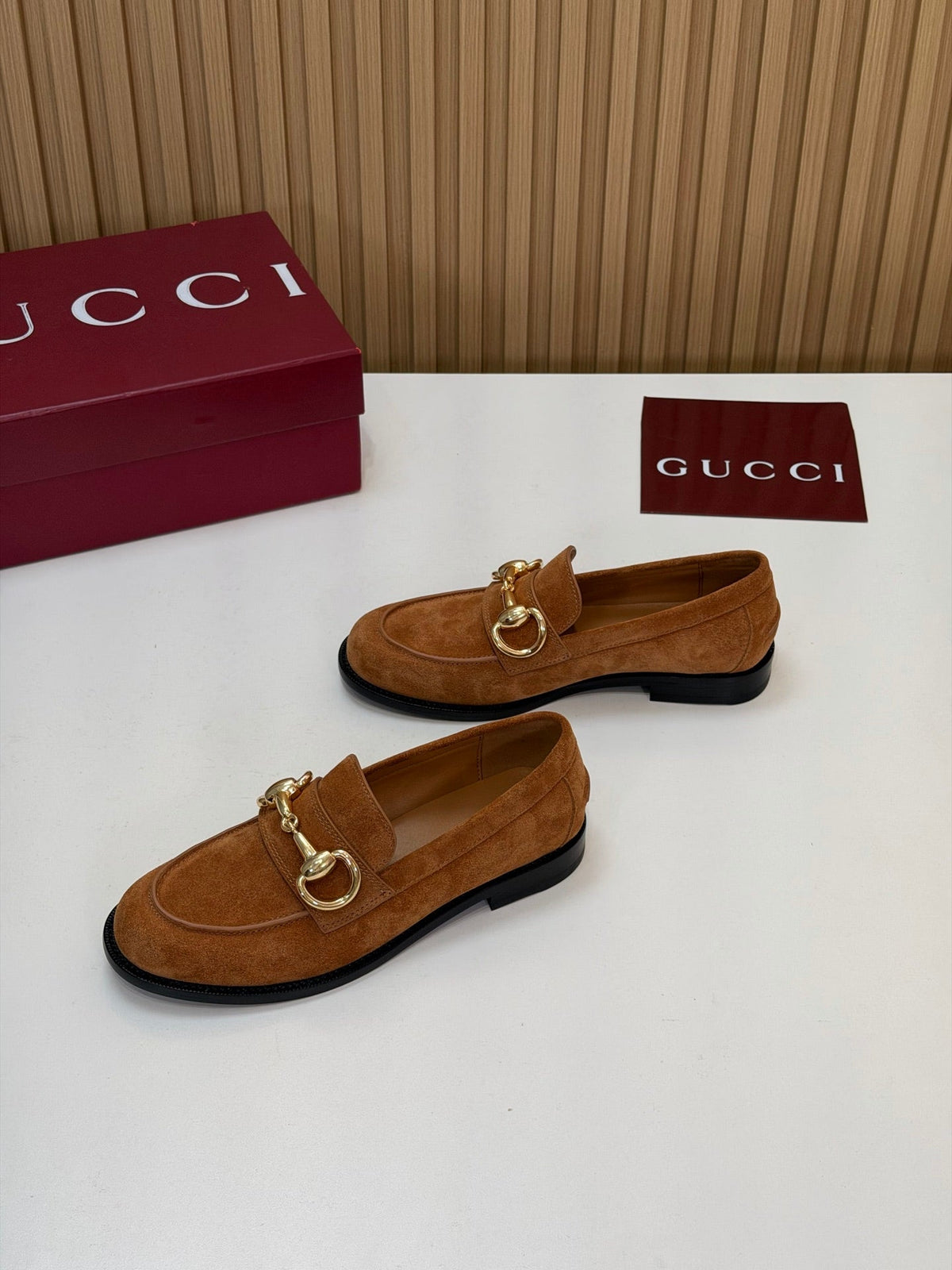 Gucci 26s Loafers Camel Suede Leather 156824