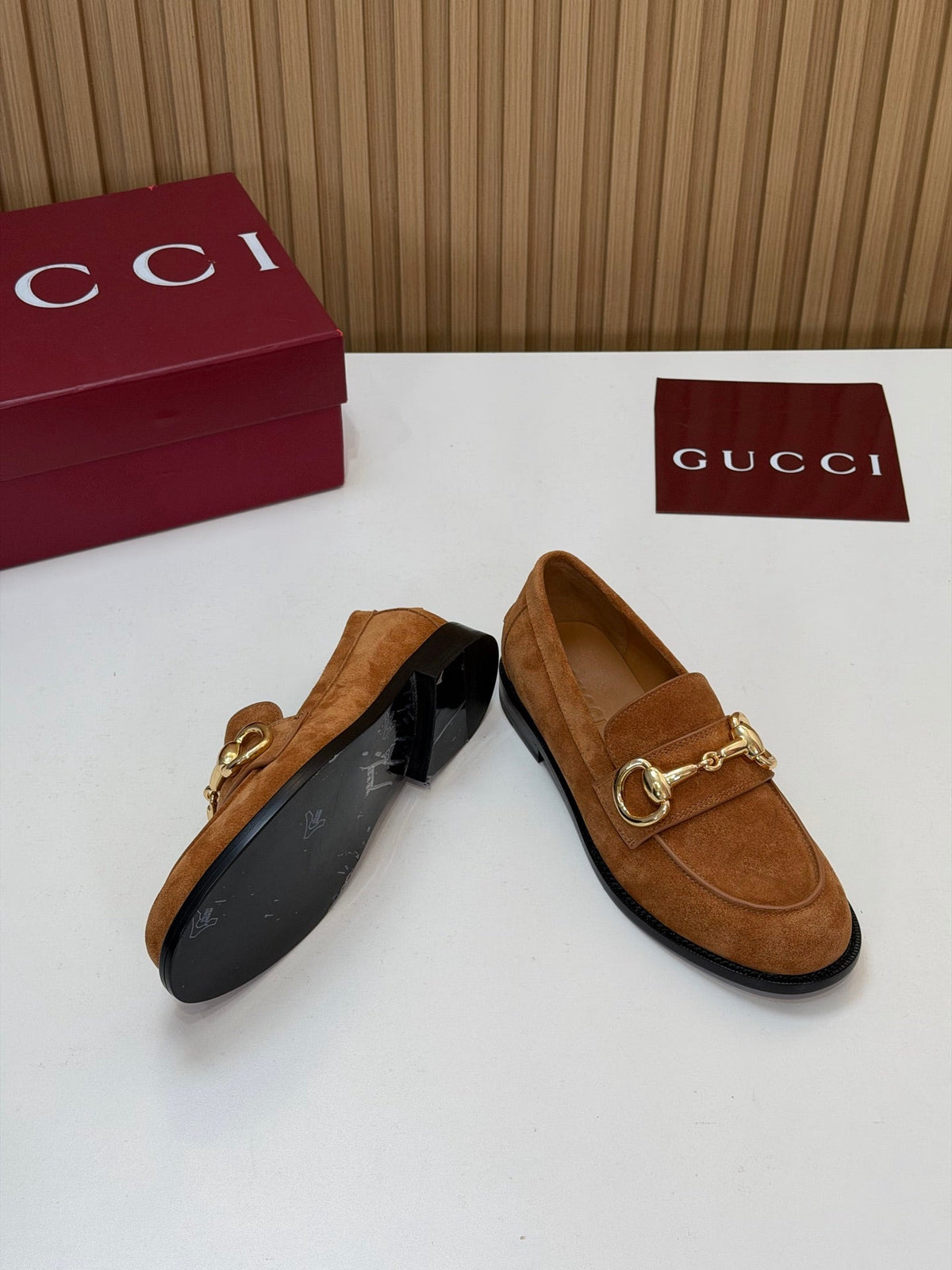 Gucci 26s Loafers Camel Suede Leather 156824