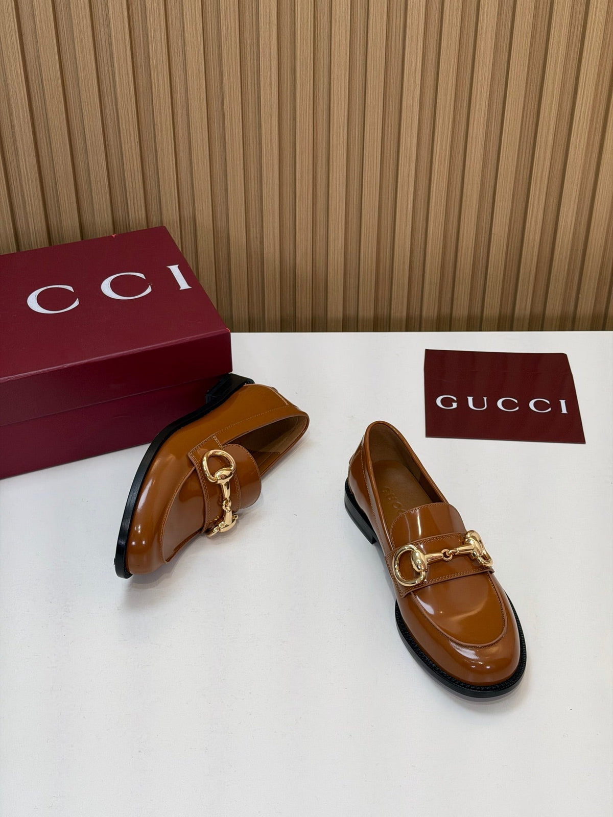 Gucci 26s Loafers Camel Smooth Leather 156825