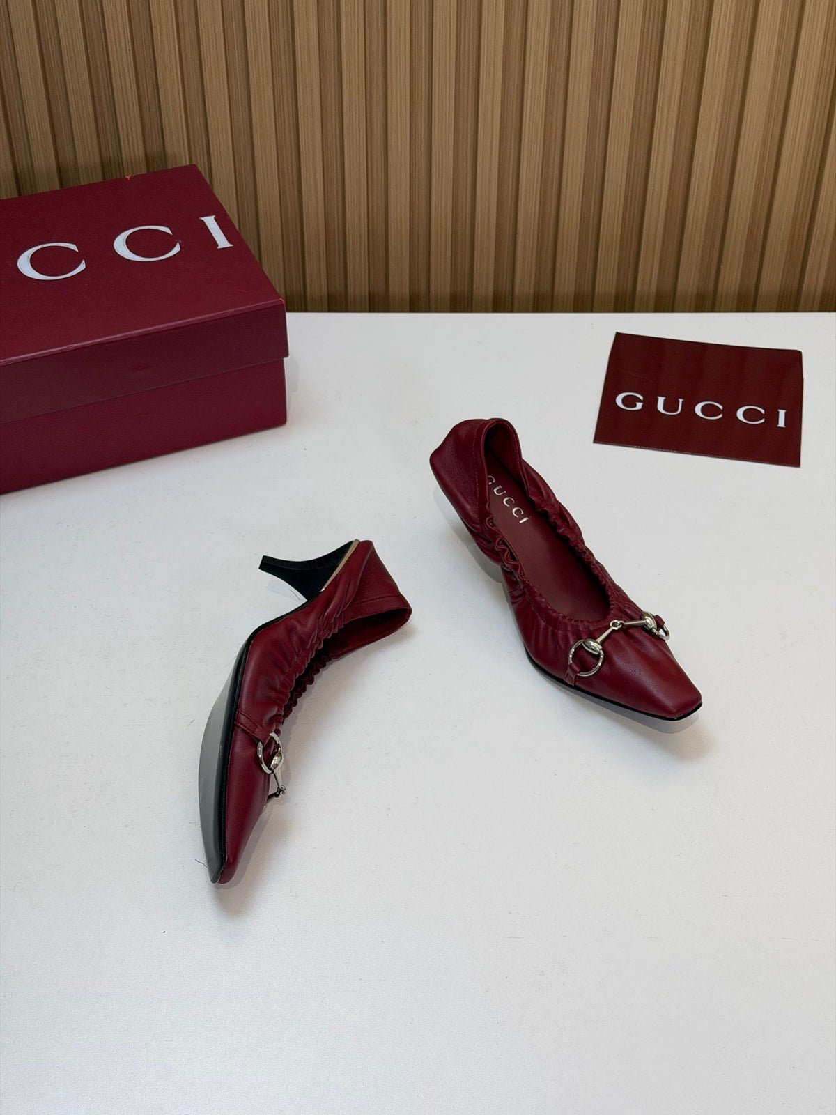 Gucci 26s Vittoria Pumps With Elastic Bordeaux Smooth Leather 156817