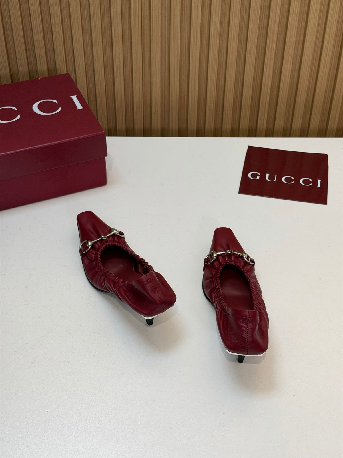 Gucci 26s Vittoria Pumps With Elastic Bordeaux Smooth Leather 156817