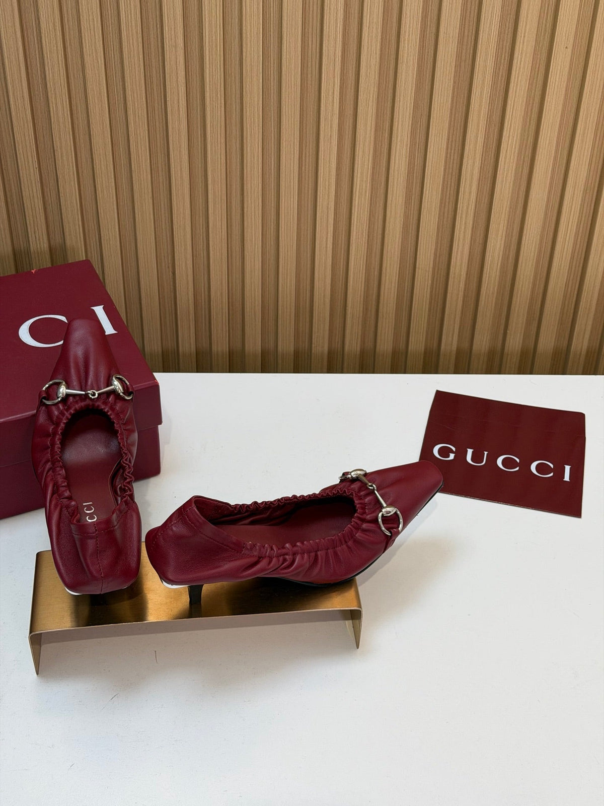 Gucci 26s Vittoria Pumps With Elastic Bordeaux Smooth Leather 156817