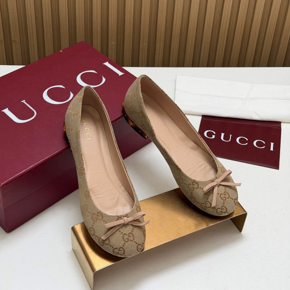 Gucci 26s Crystal Ballerina With Bamboo Flats Beige GG Canvas 156873