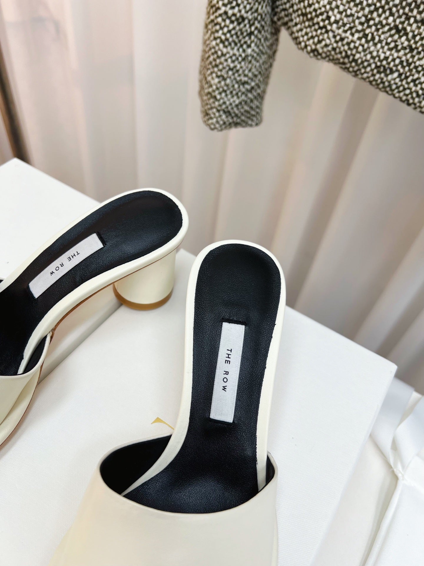 The Row Mules 50mm White Black Sheepskin 324740