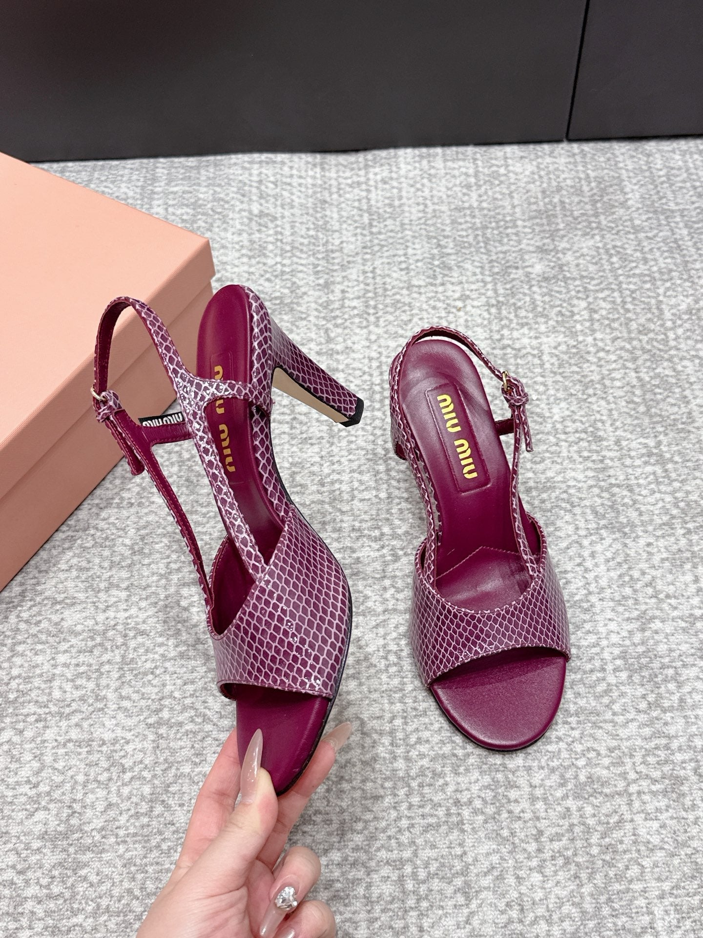 Miu 26s Heeled Sandals 8.5cm Burgundy Snakeskin Texture 680494