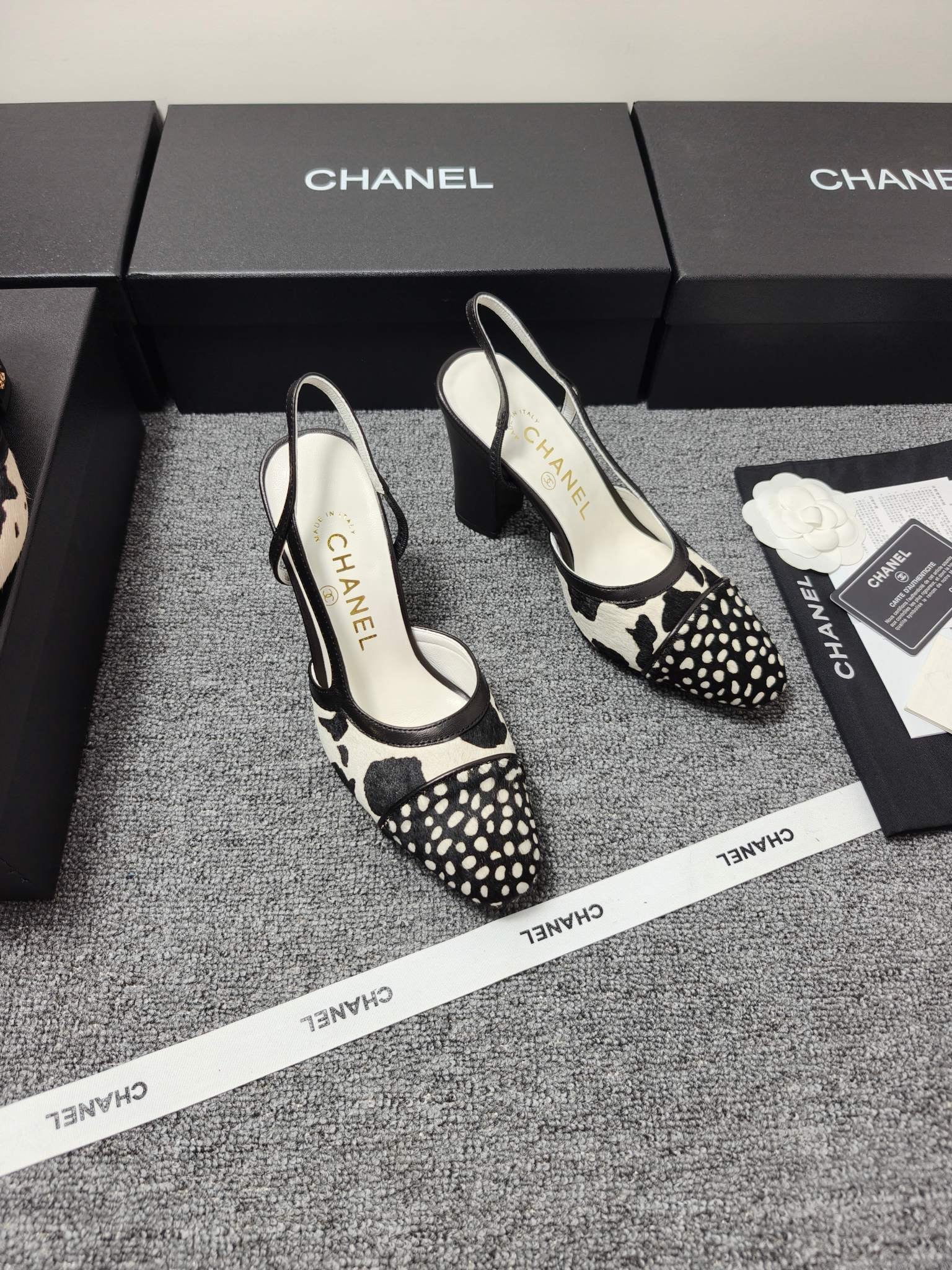 CC SS 2026 Slingbacks 9.5cm White Black Calfskin Lambskin