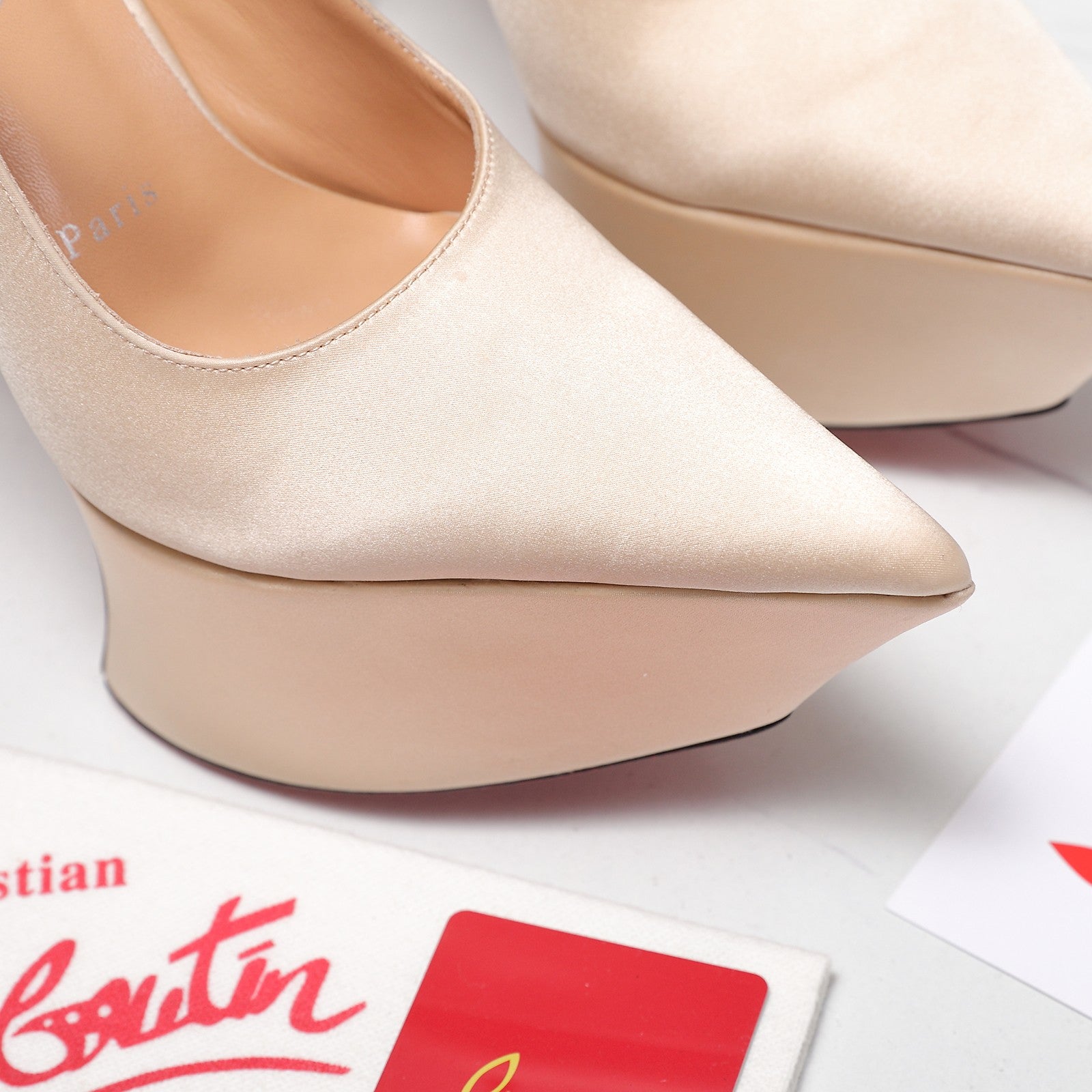 CL Matières Fécales Platform Pumps 15cm Light Beige Satin 637887