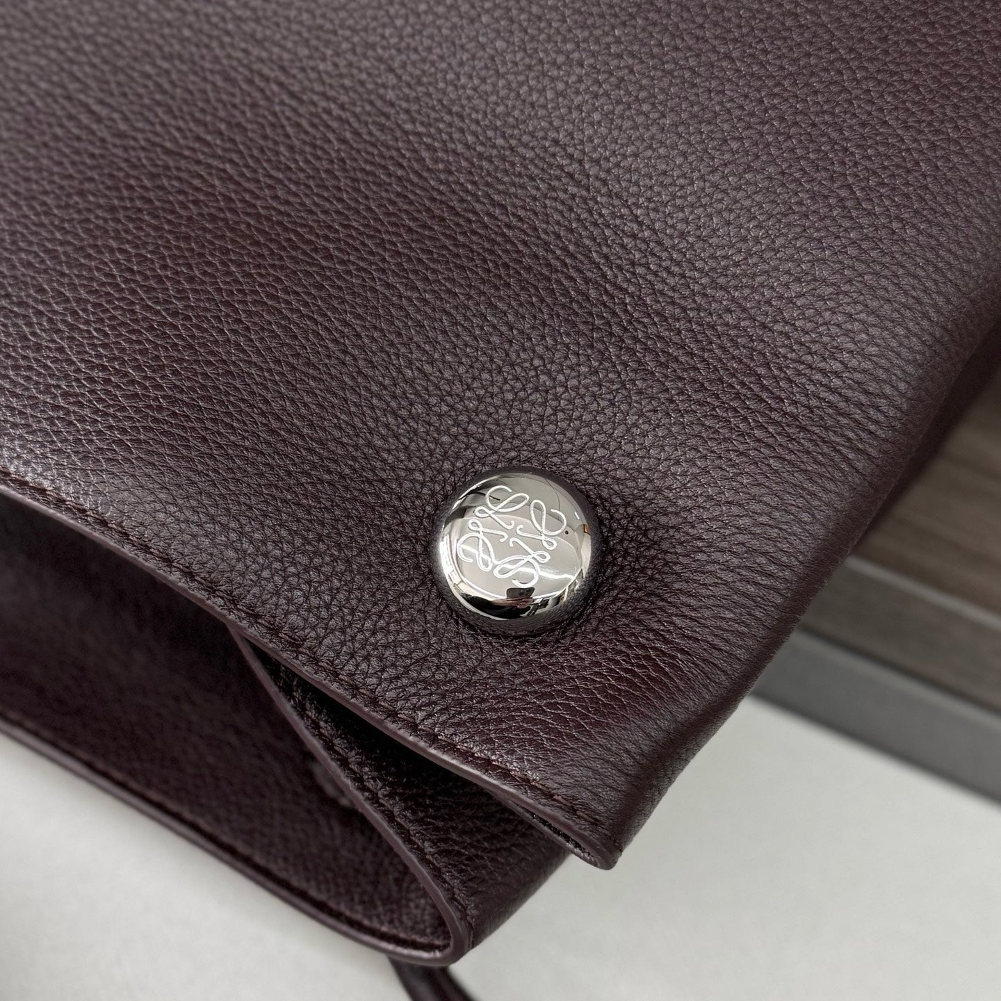 Loewe Pebble Hobo Chocolate Smooth Calfskin