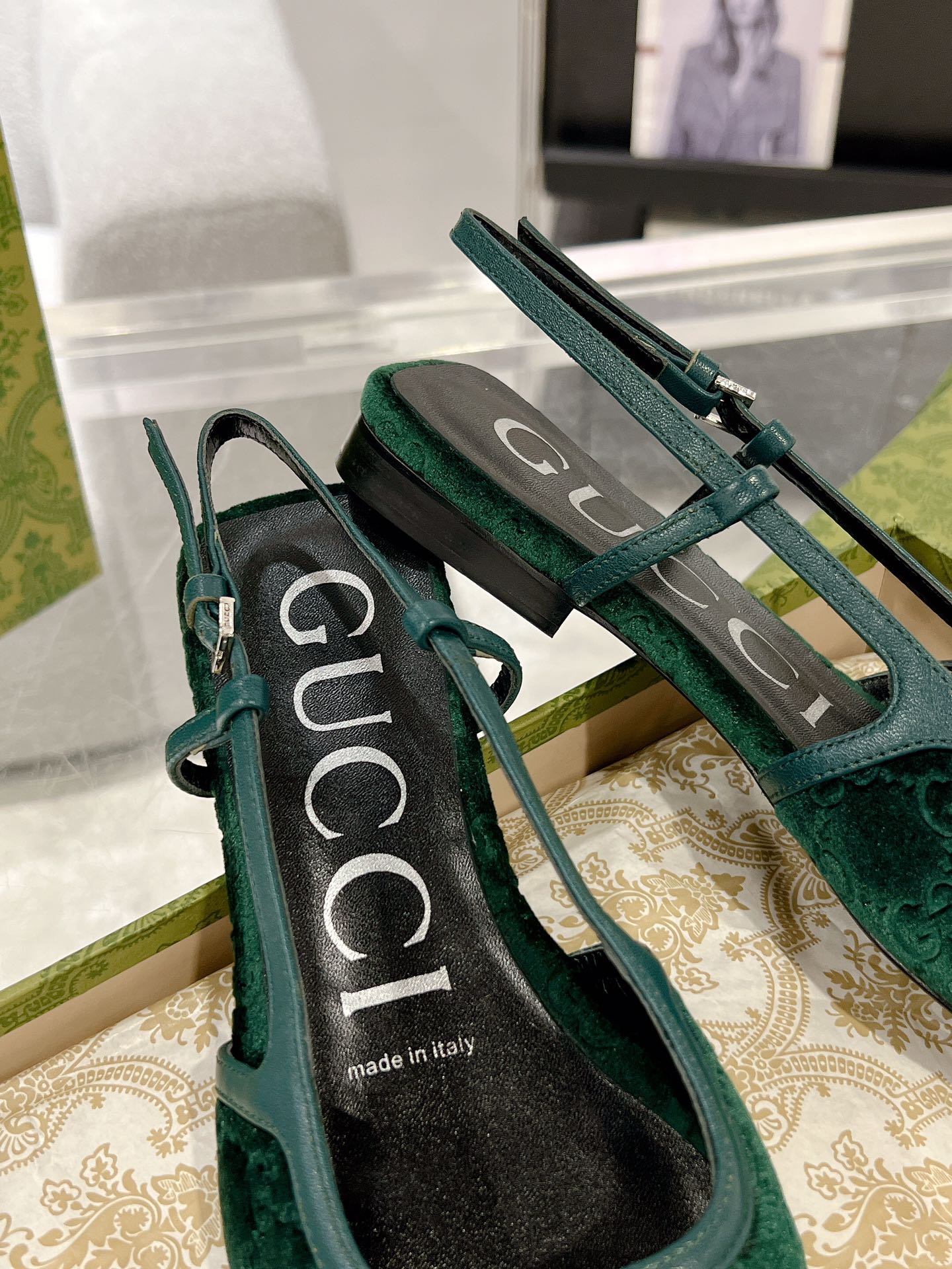GG SLINGBACK FLATS CASTLETON GREEN VELVET