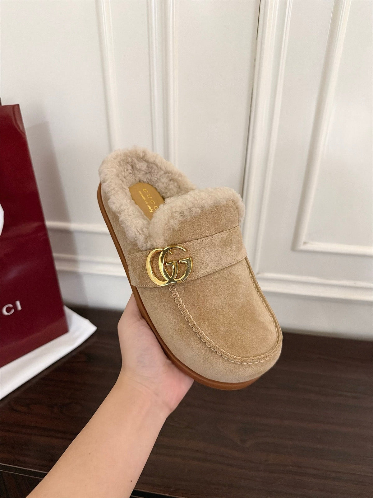 GG 26s Shearling Slippers Light Beige Suede 154149