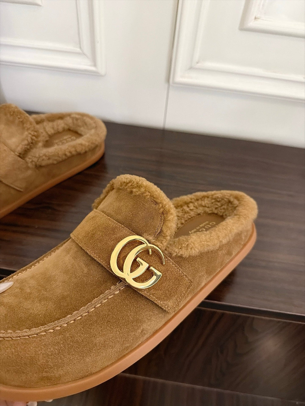 GG 26s Shearling Slippers Beige Suede 154150