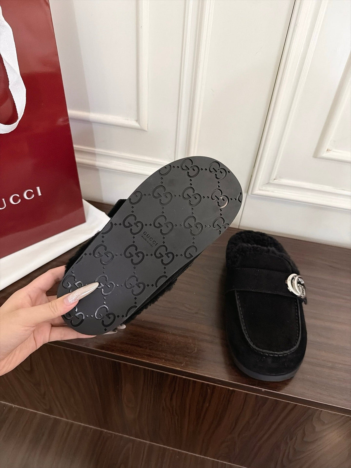 GG 26s Shearling Slippers Black Suede 154152