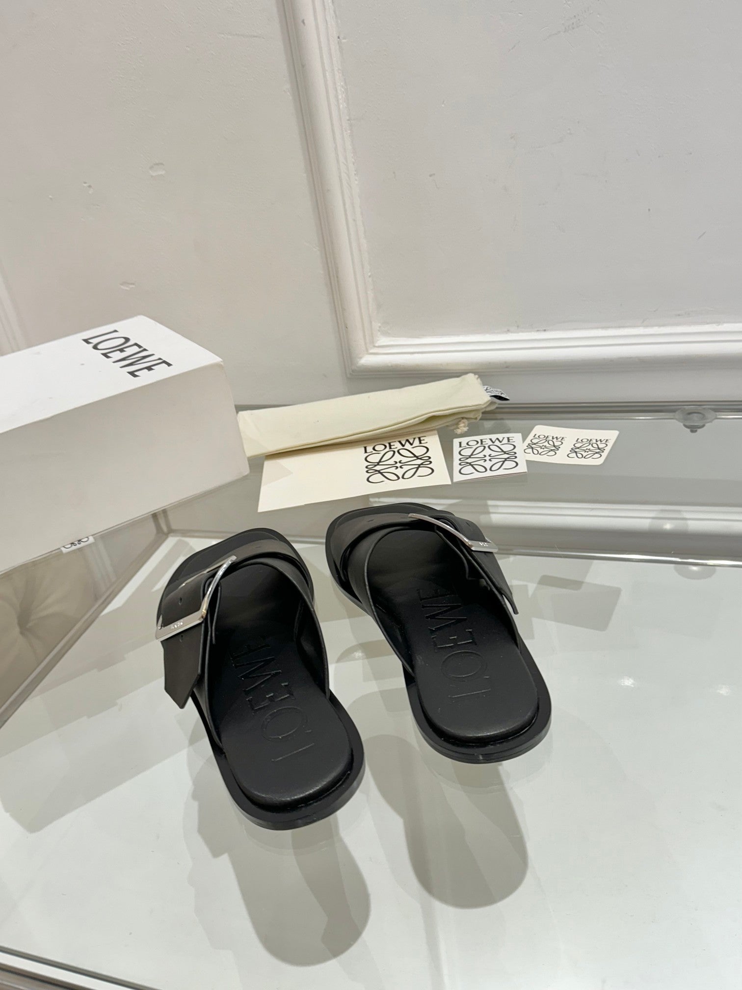 Loewe Petal Buckle Slide Black Leather 881316