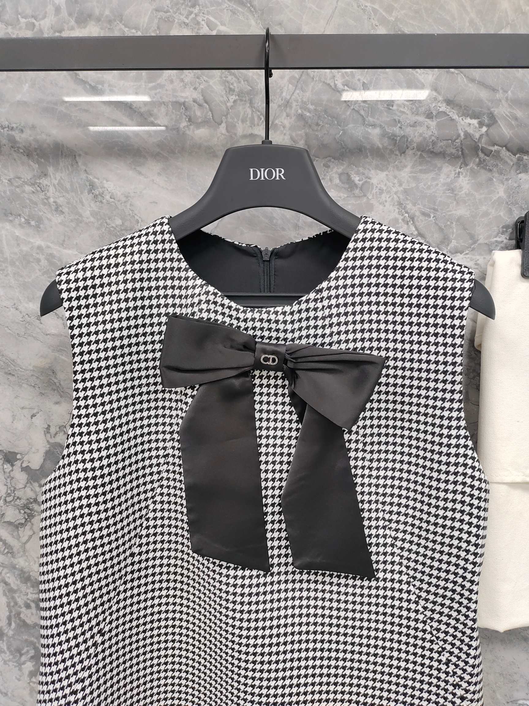CD 26s Straight-Cut Short Dress Black White Wool 363526
