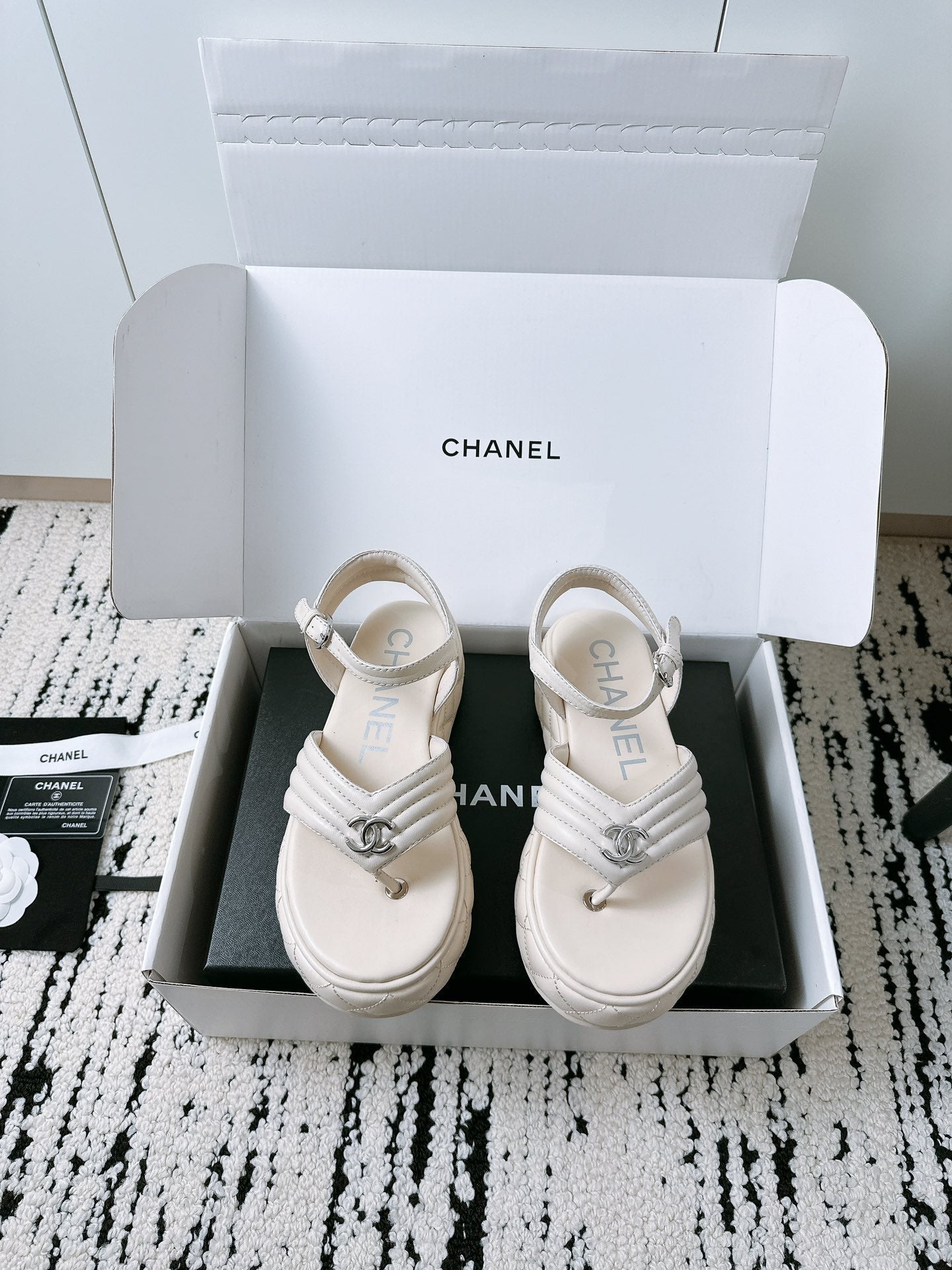 CC Sandals In White Lambskin 144530